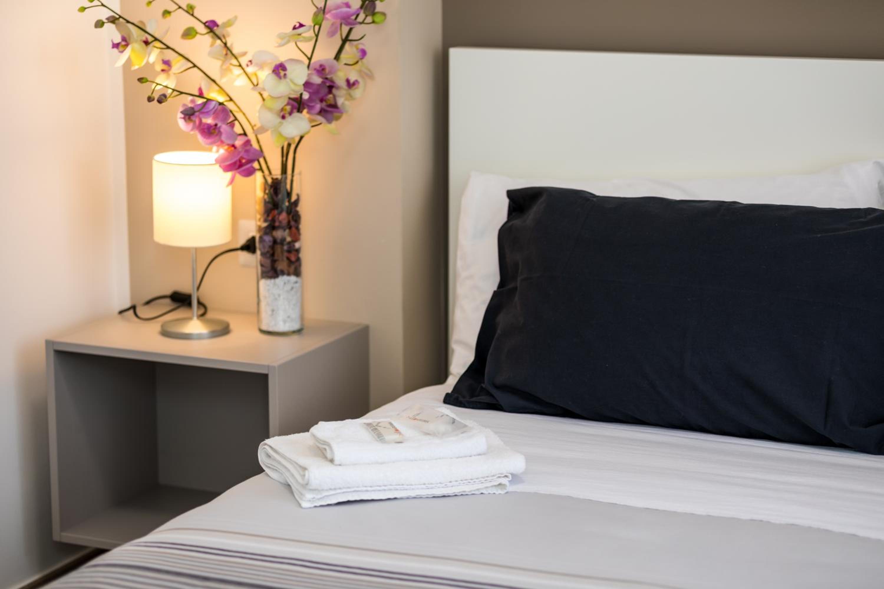 Double Room with Private Bathroom - Photo 4