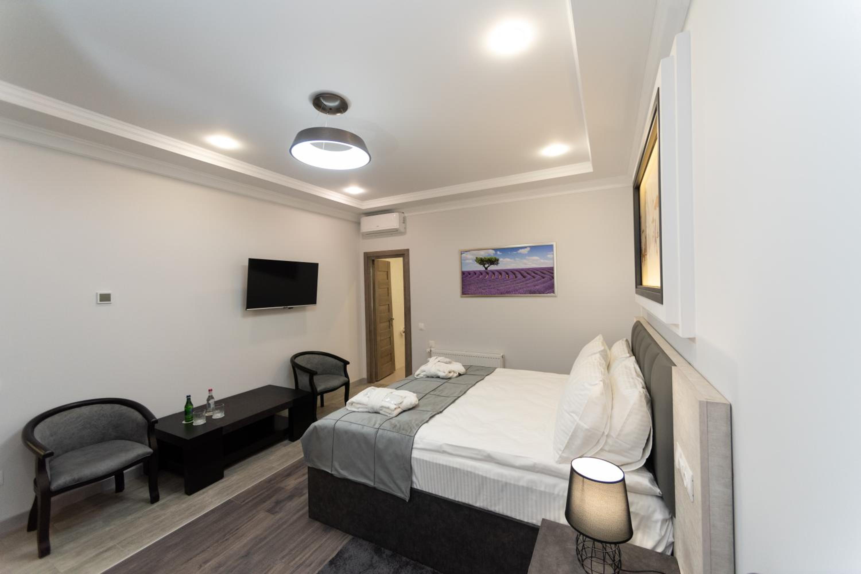 Standard Double Room without window photo 1