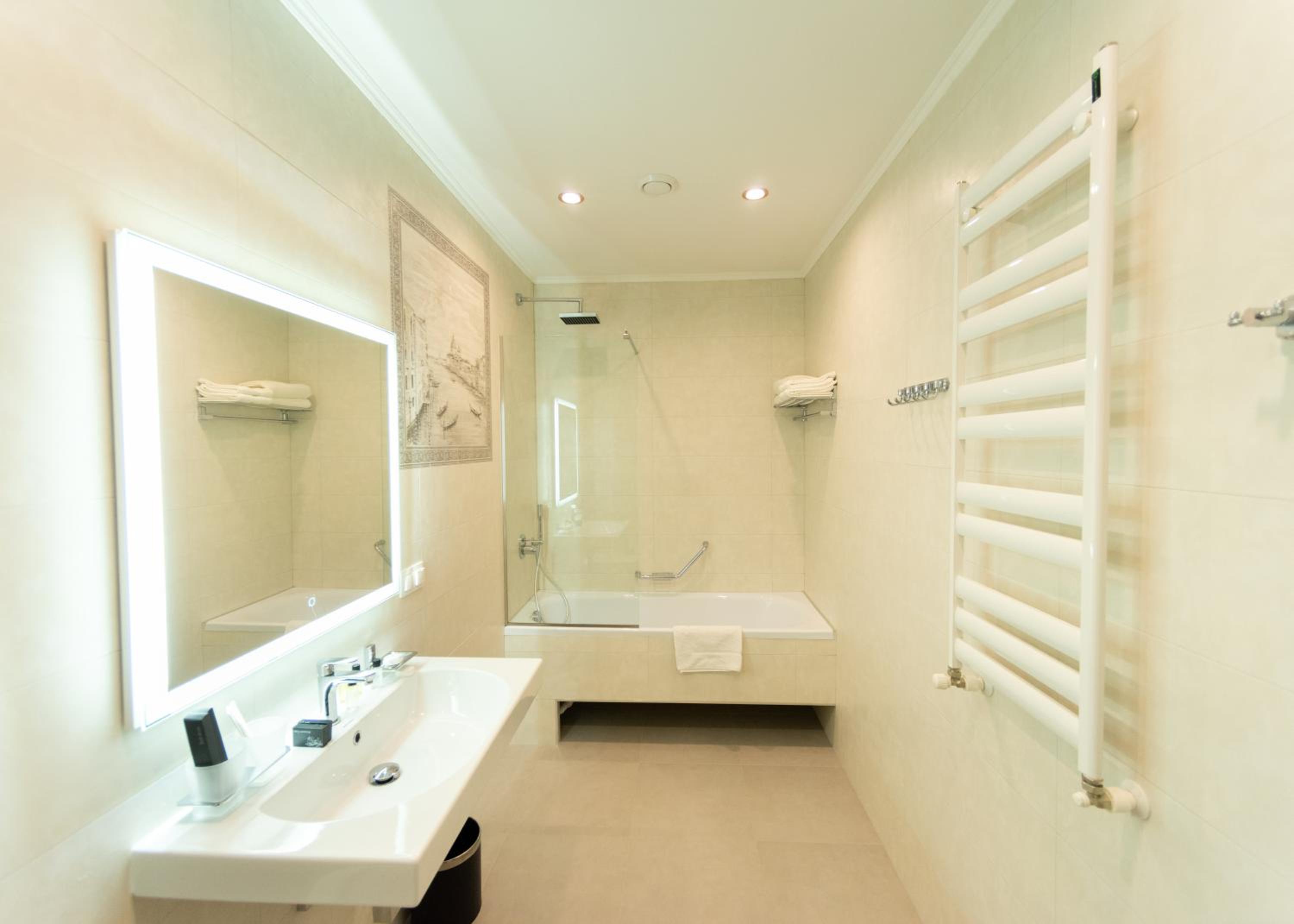 Standard Double Room without window photo 2