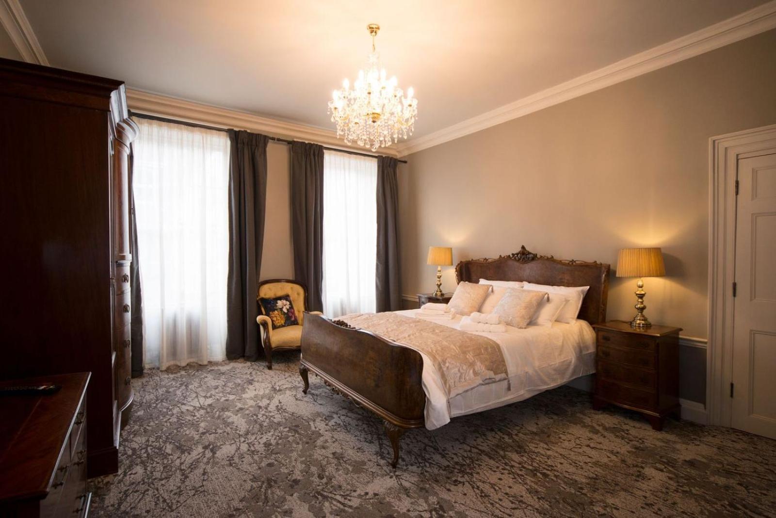 Deluxe King Room photo 2