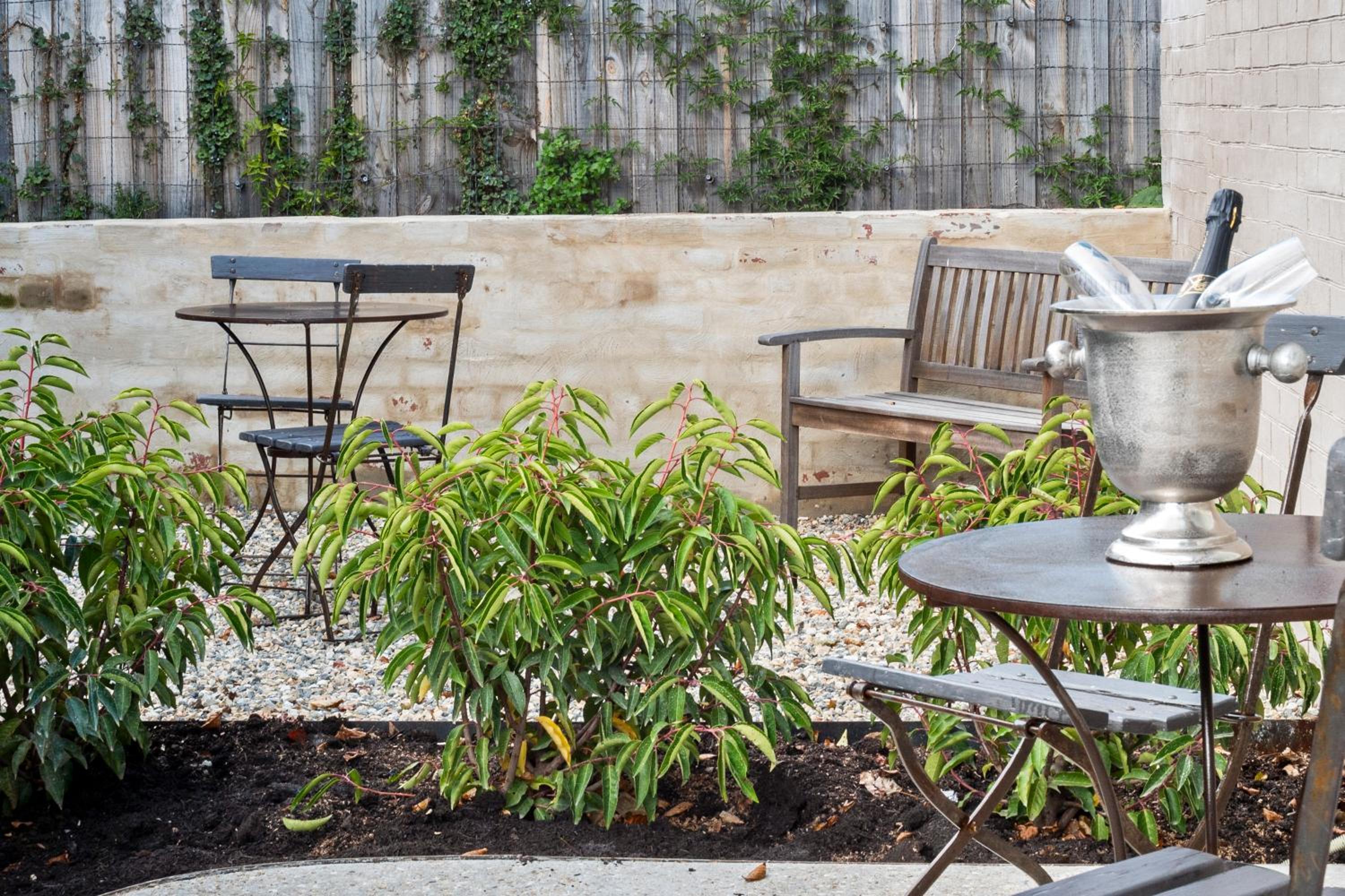 Apartment with Mountain View - Waratah photo 2