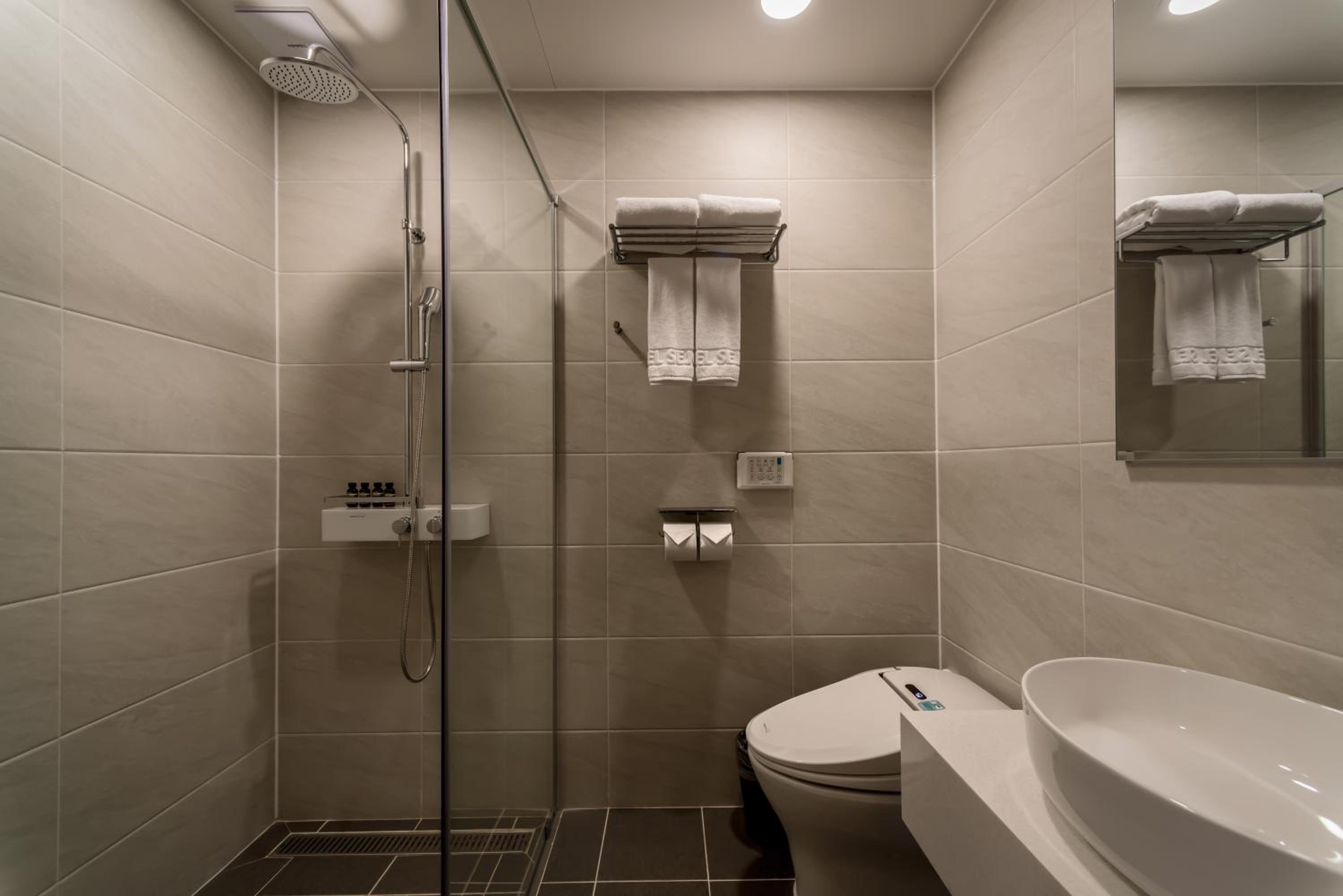 Standard Double Room - Photo 3