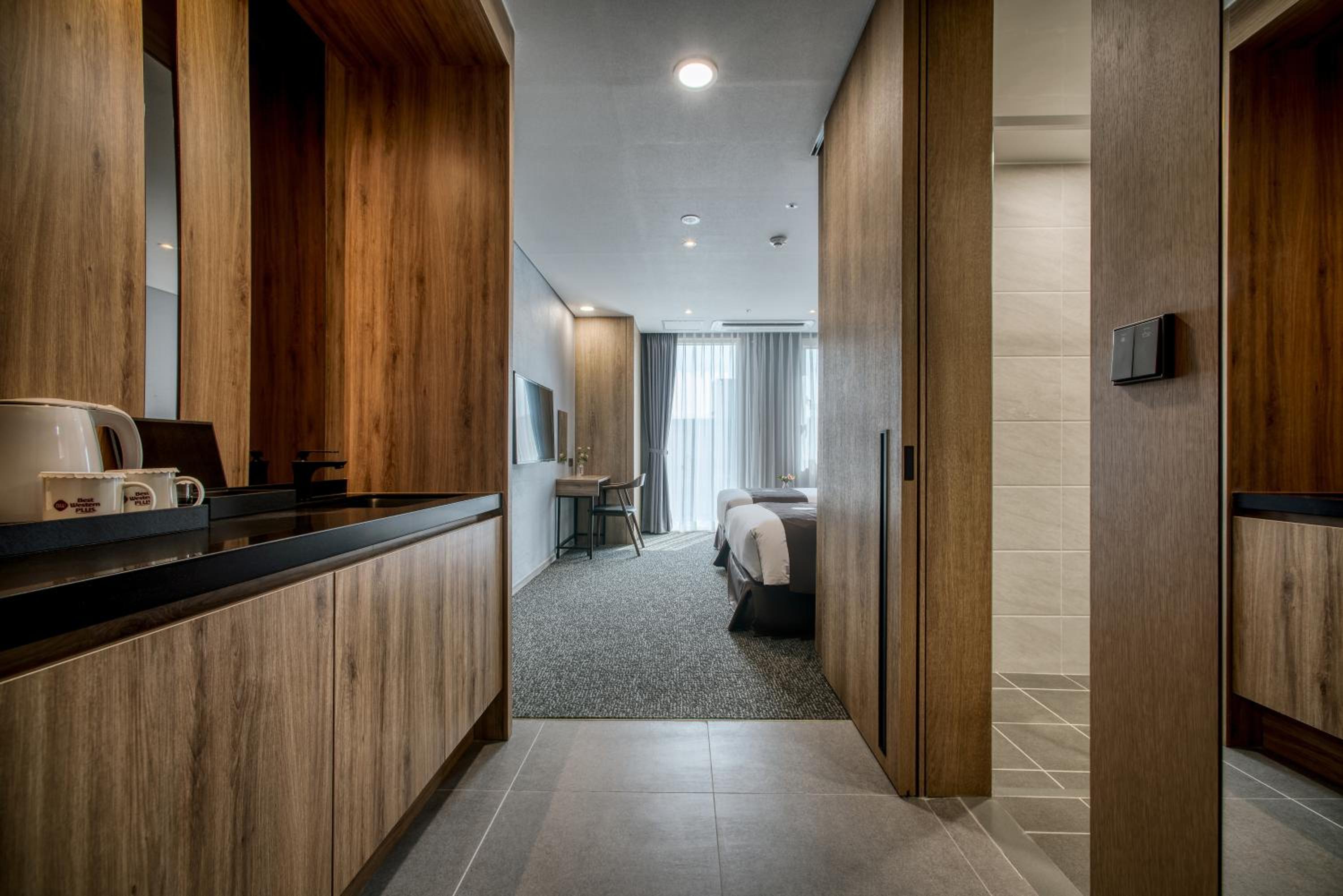 Standard Twin Room - Photo 2