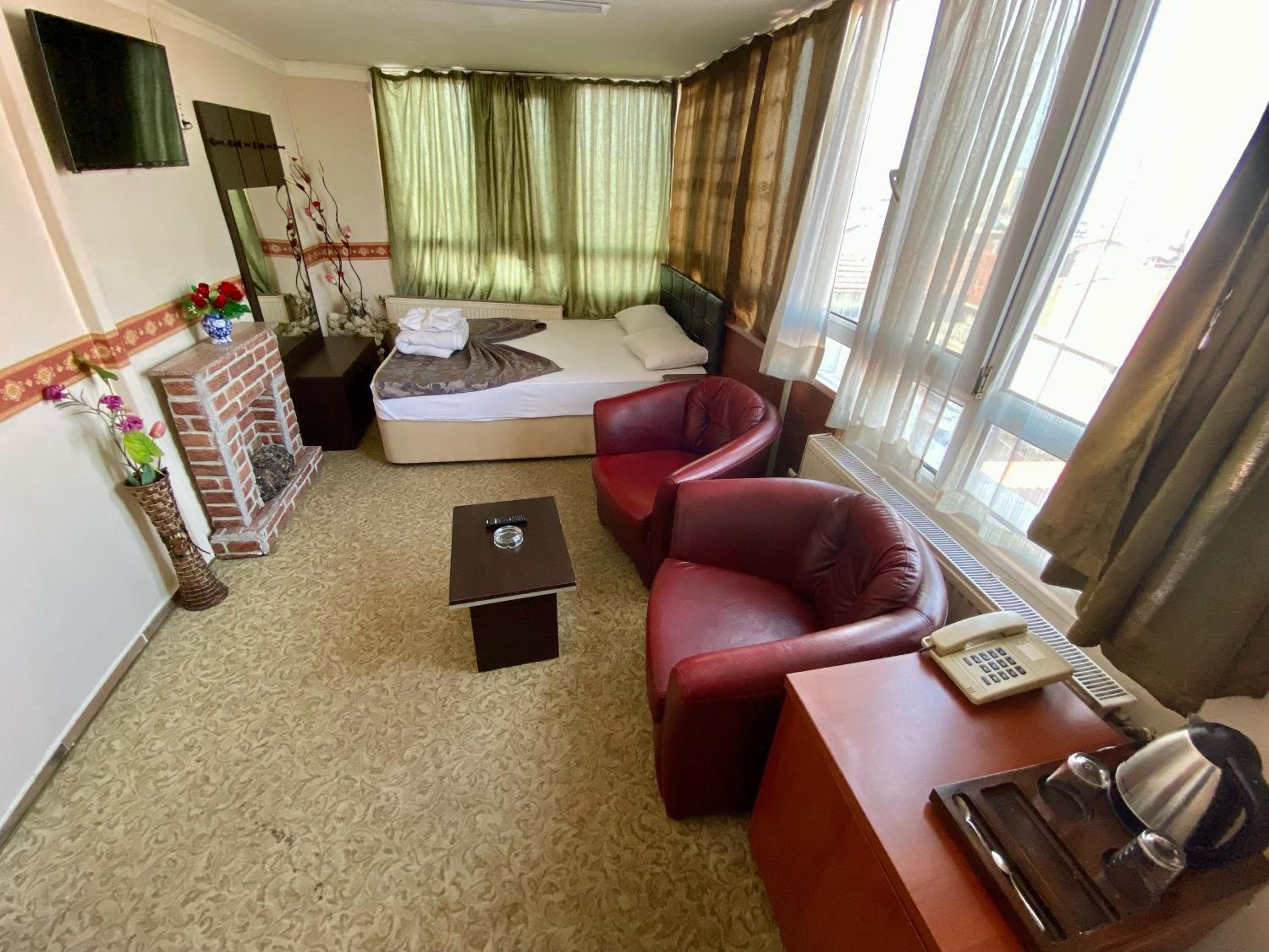 Standard Double or Twin Room photo 3