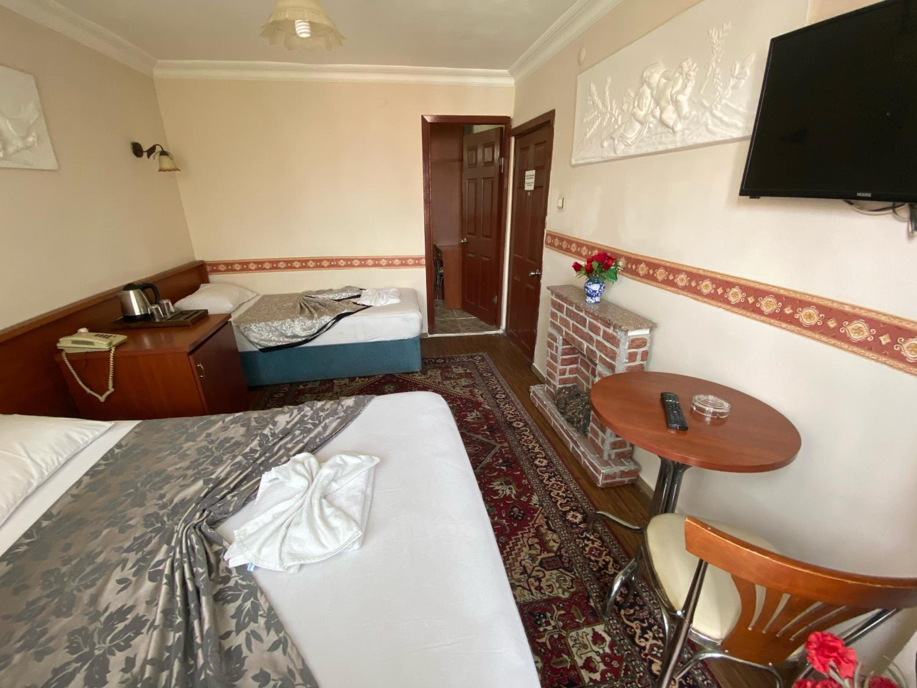 Classic Quadruple Room photo 1