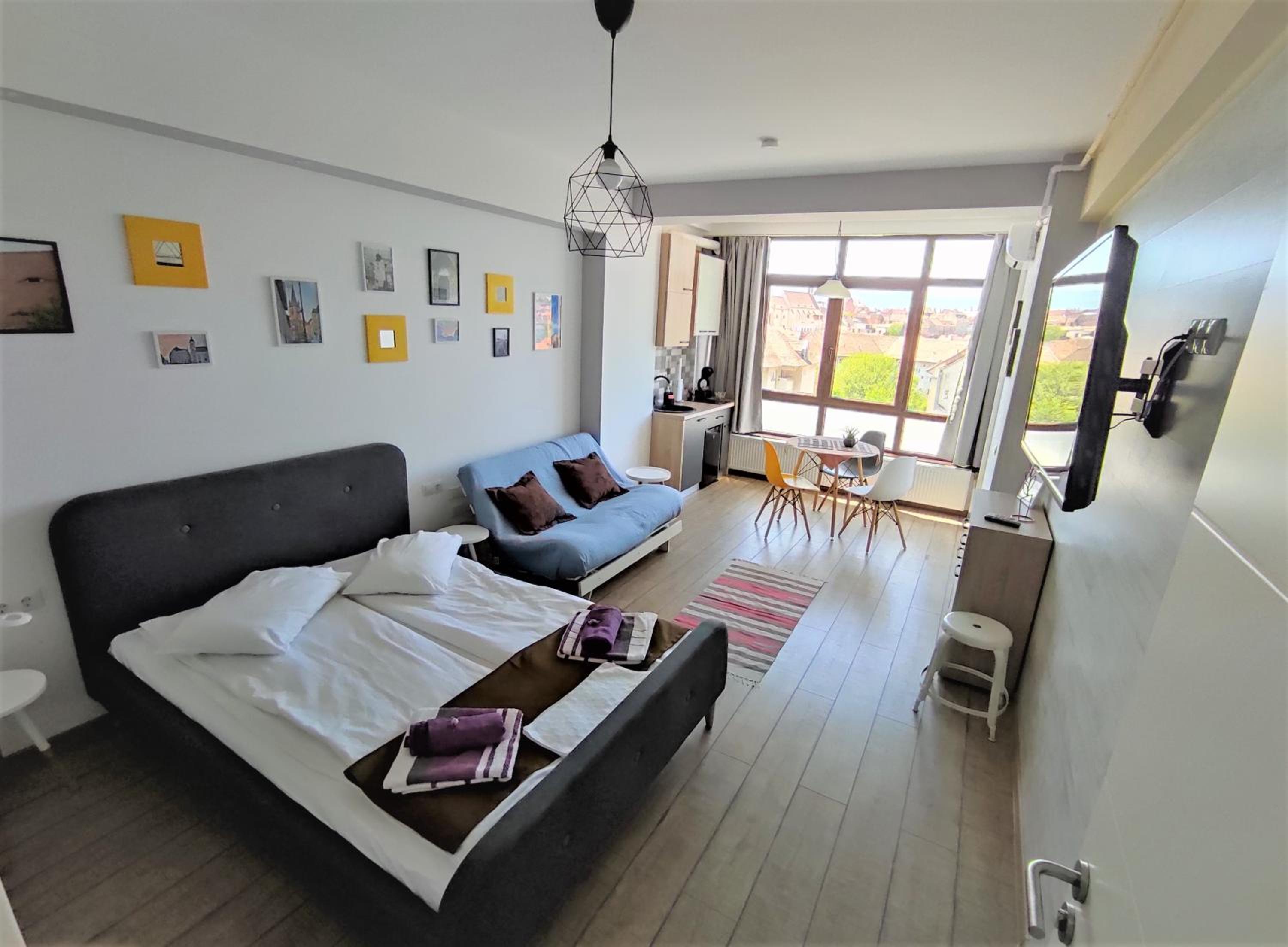 Studio Apartment - Photo 16