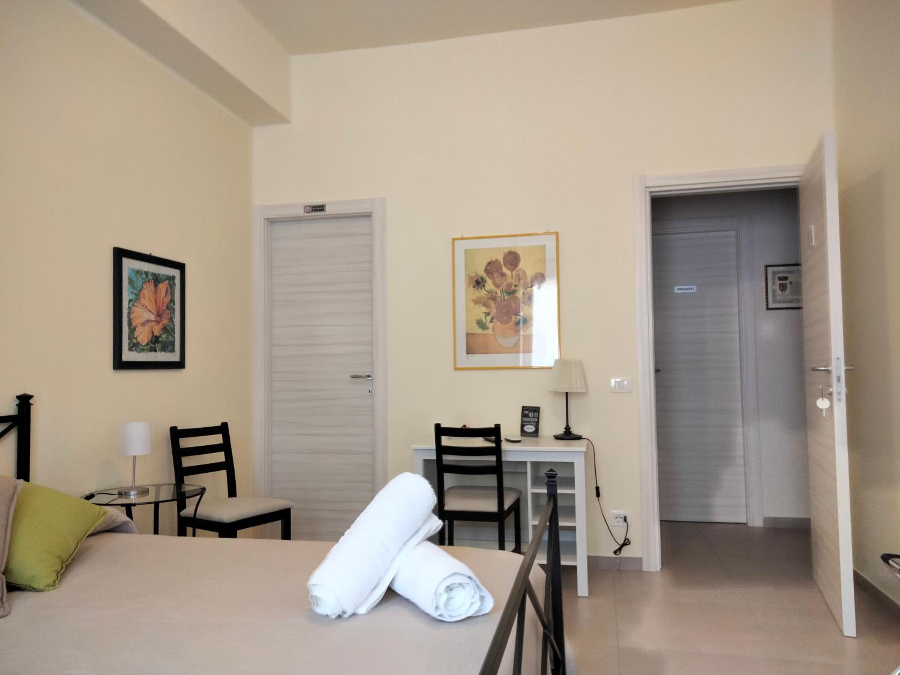 Double Room with Private Bathroom photo 2