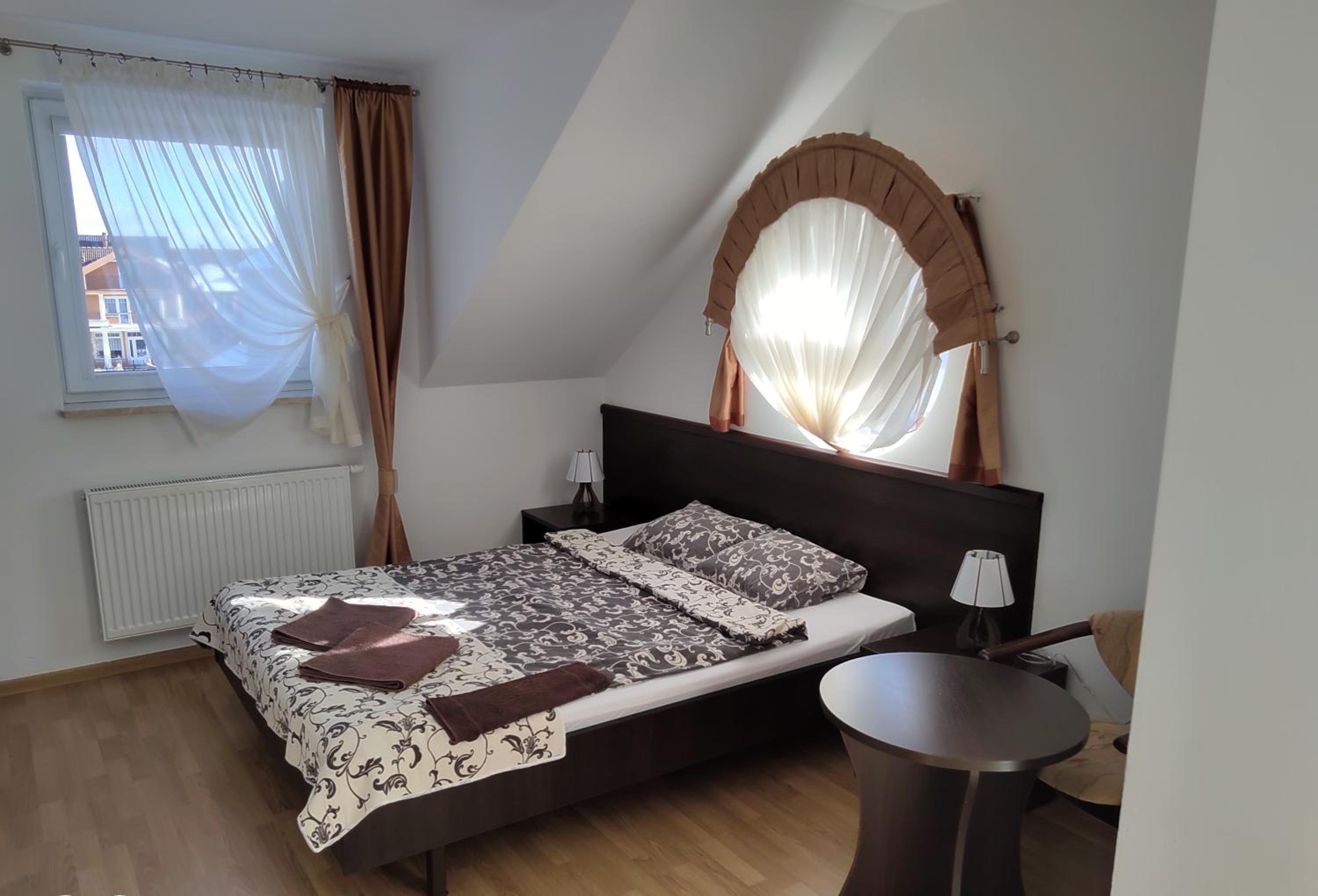 Deluxe Double Room with Balcony photo 2