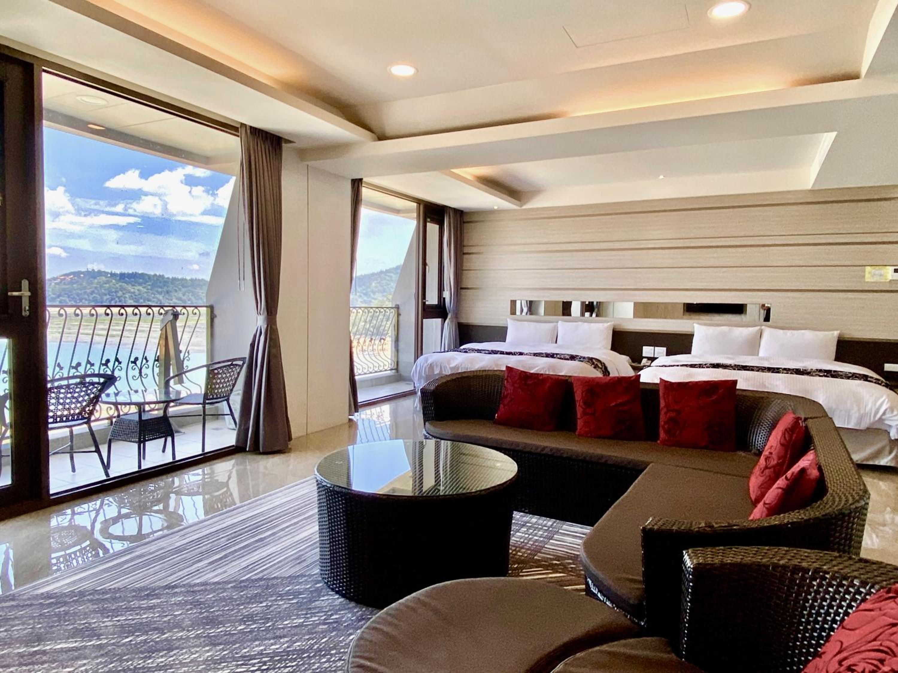 Superior Quadruple Room photo 3