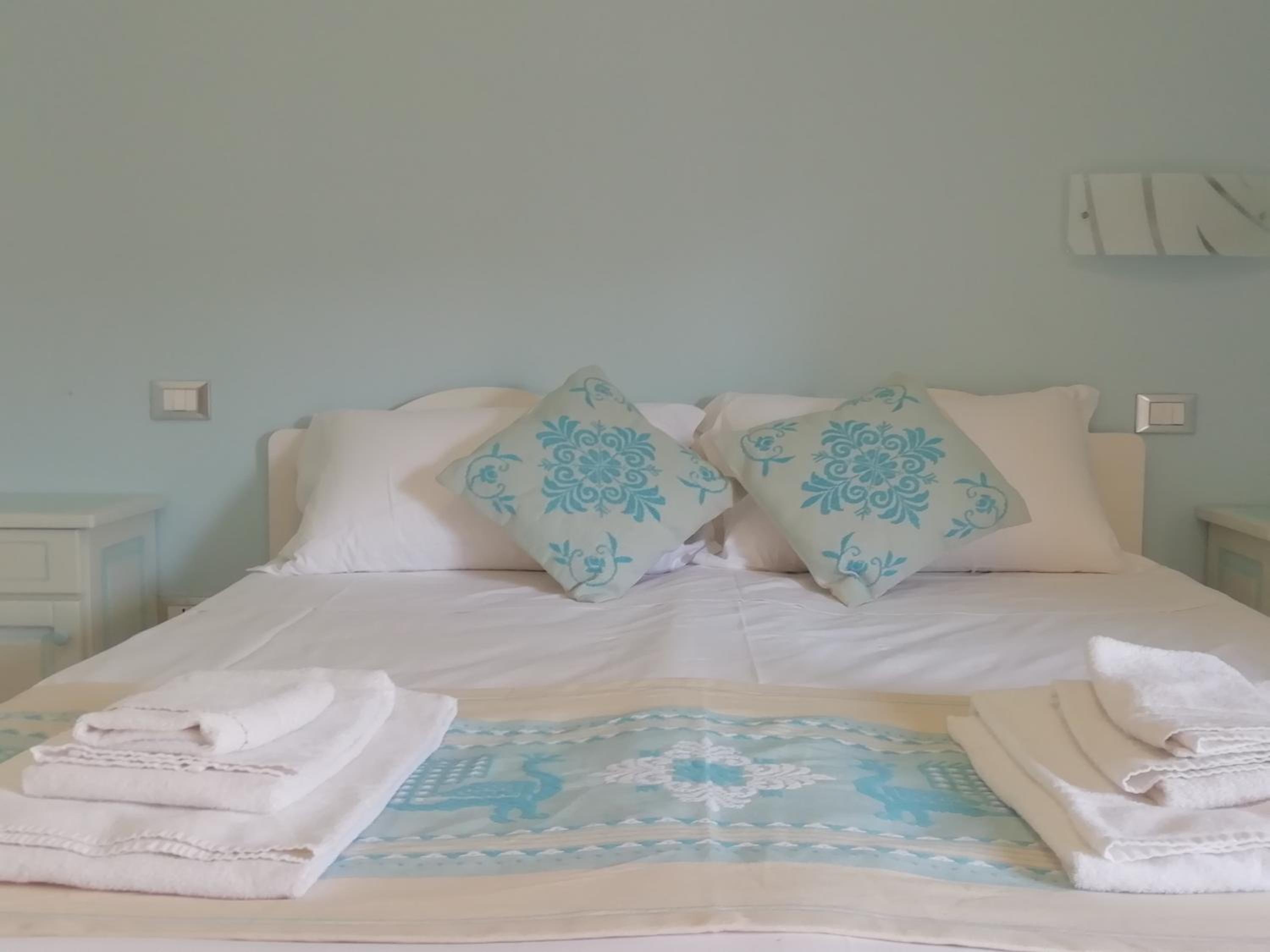 Deluxe Double Room with Extra Bed photo 3