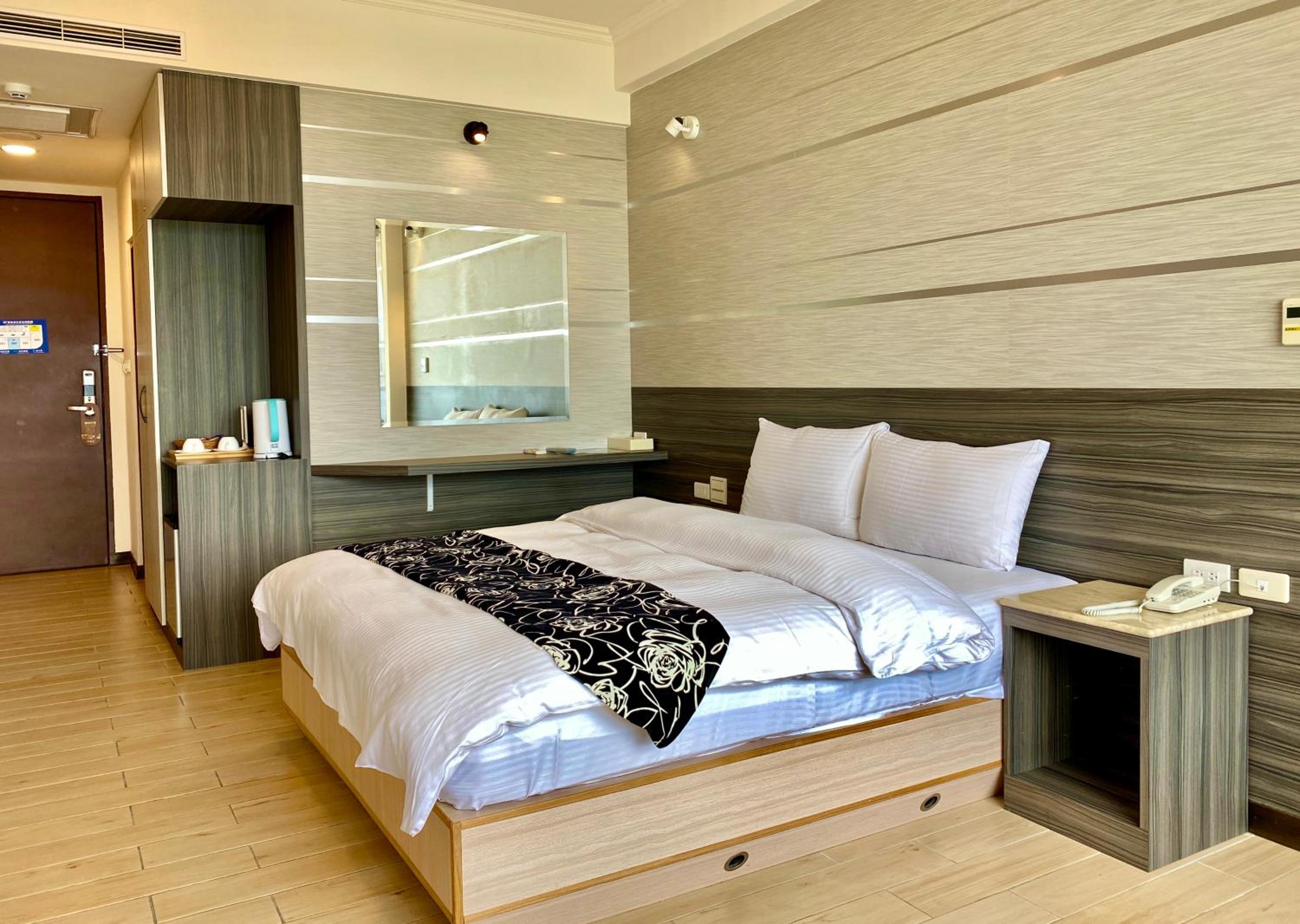 Double Room with Lake View photo 2