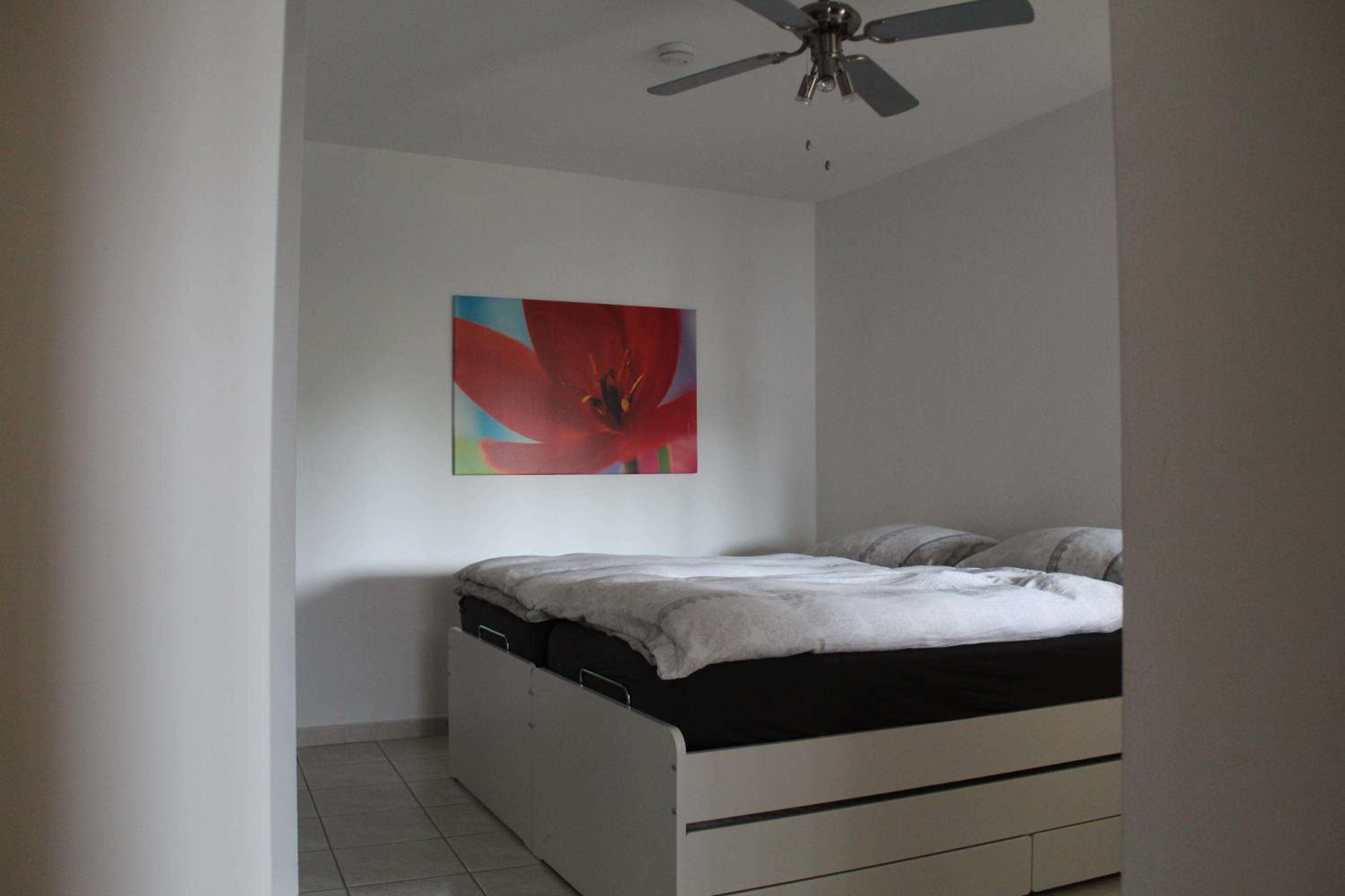 Three-Bedroom Apartment - Photo 20
