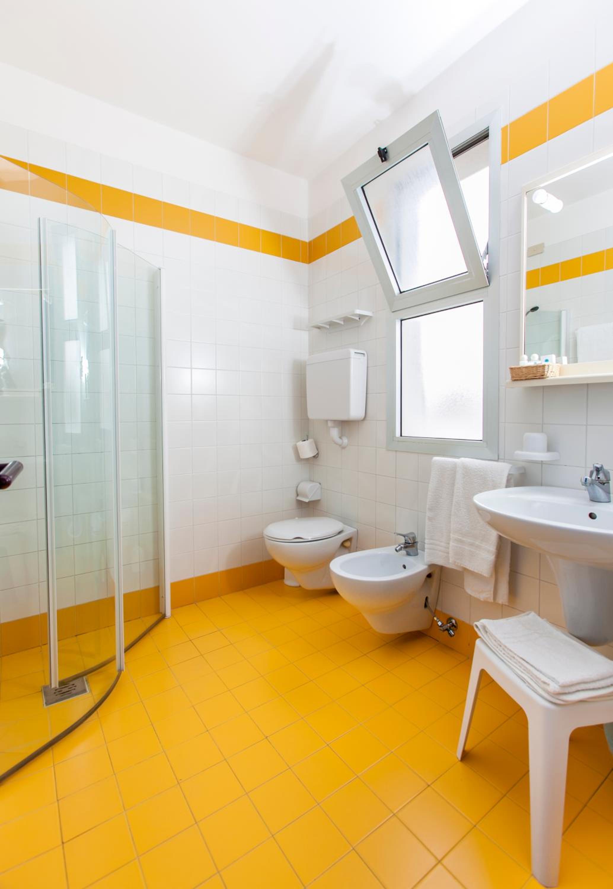 Basic Triple Room photo 2