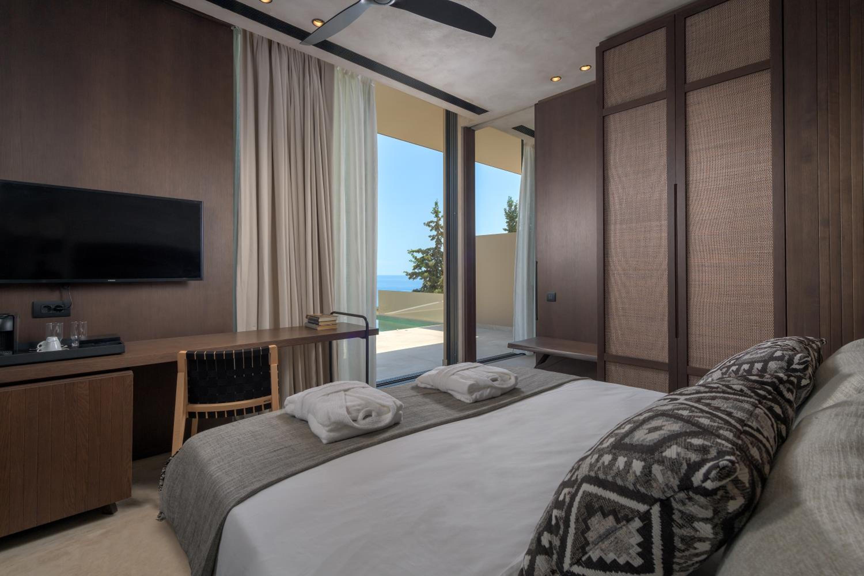 Adults-Only Suite Sea View with Private Pool