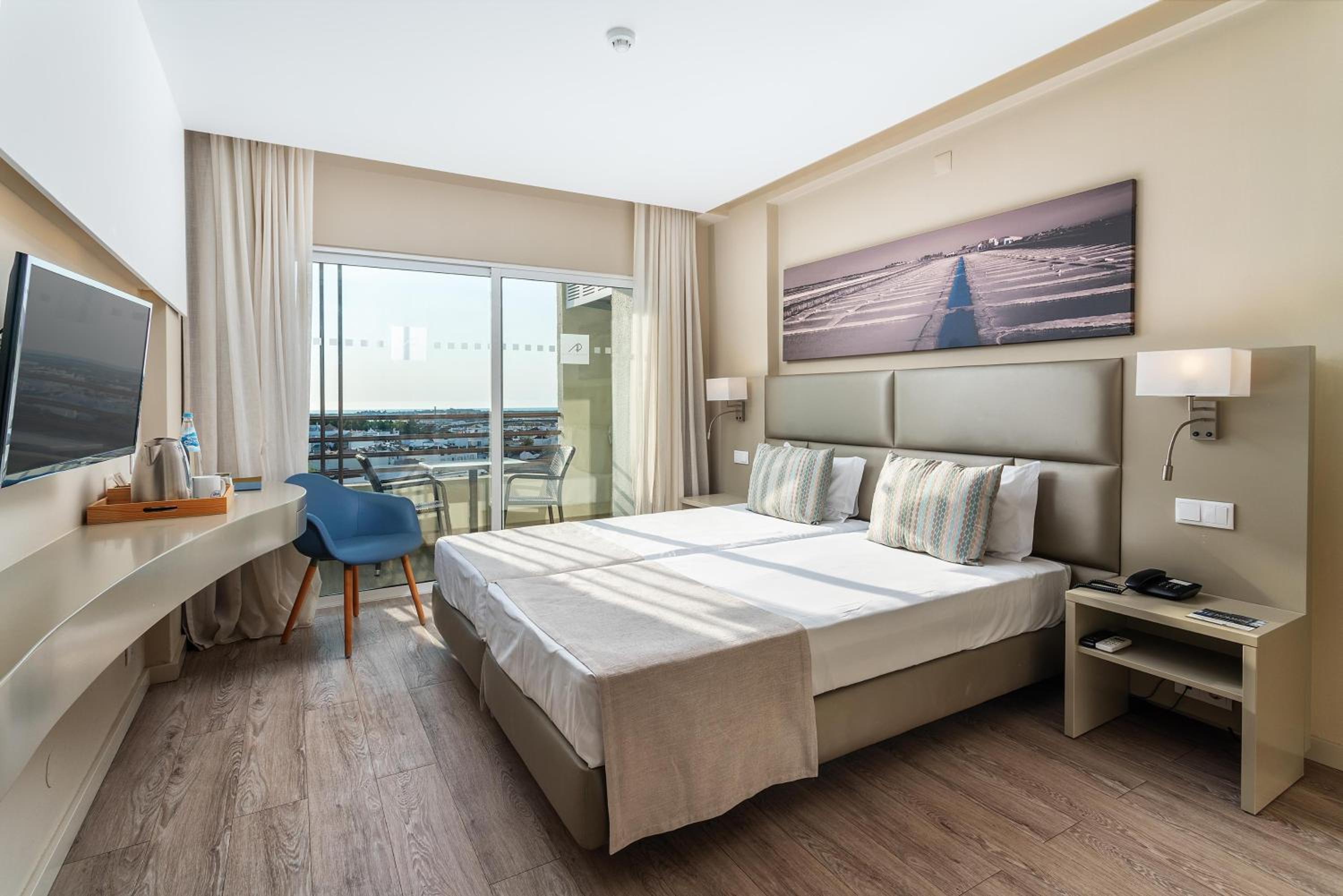 Twin Room - Photo 1