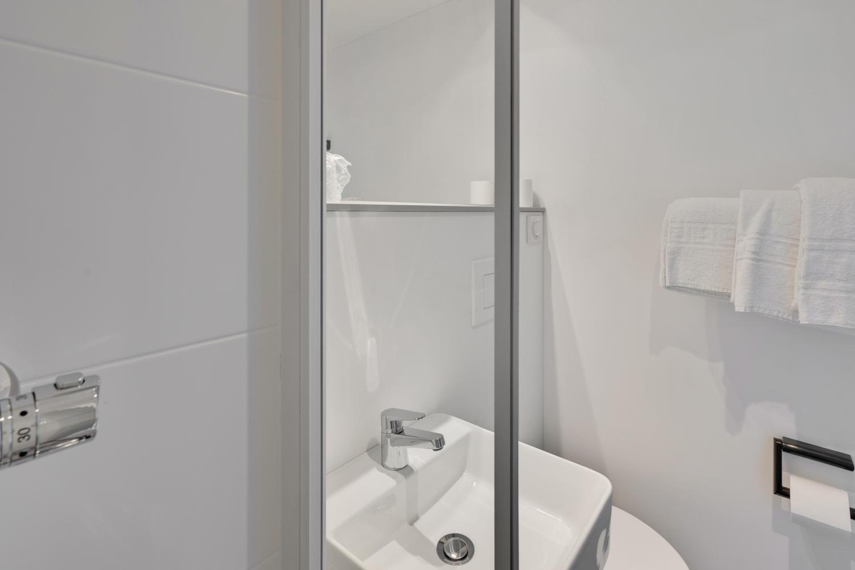 Double Room - 12m2 photo 3