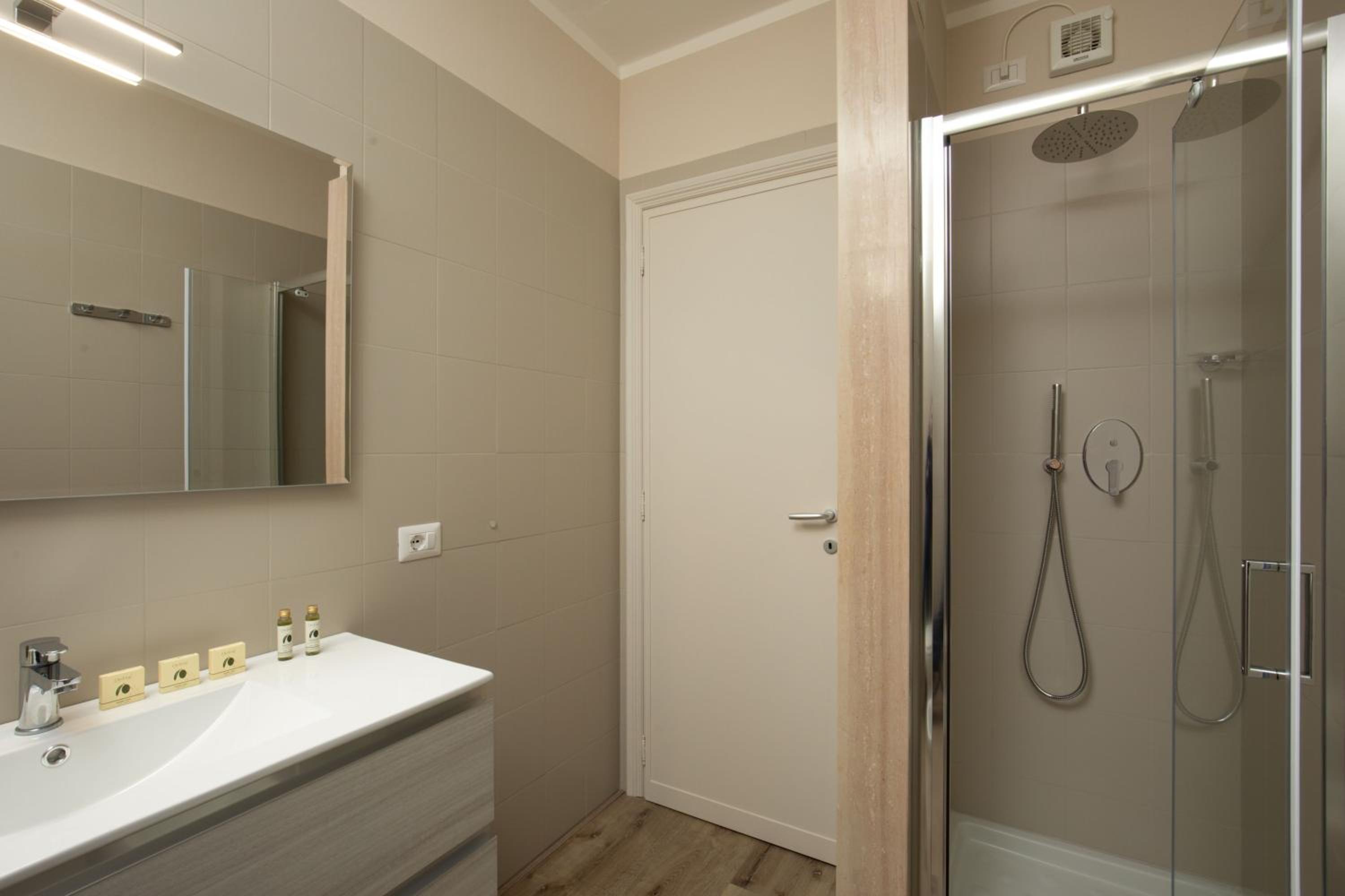 Superior Double Room with Balcony photo 3