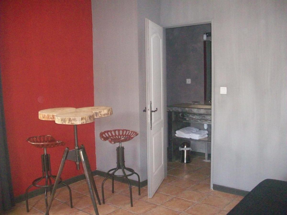 Standard Studio - Photo 3