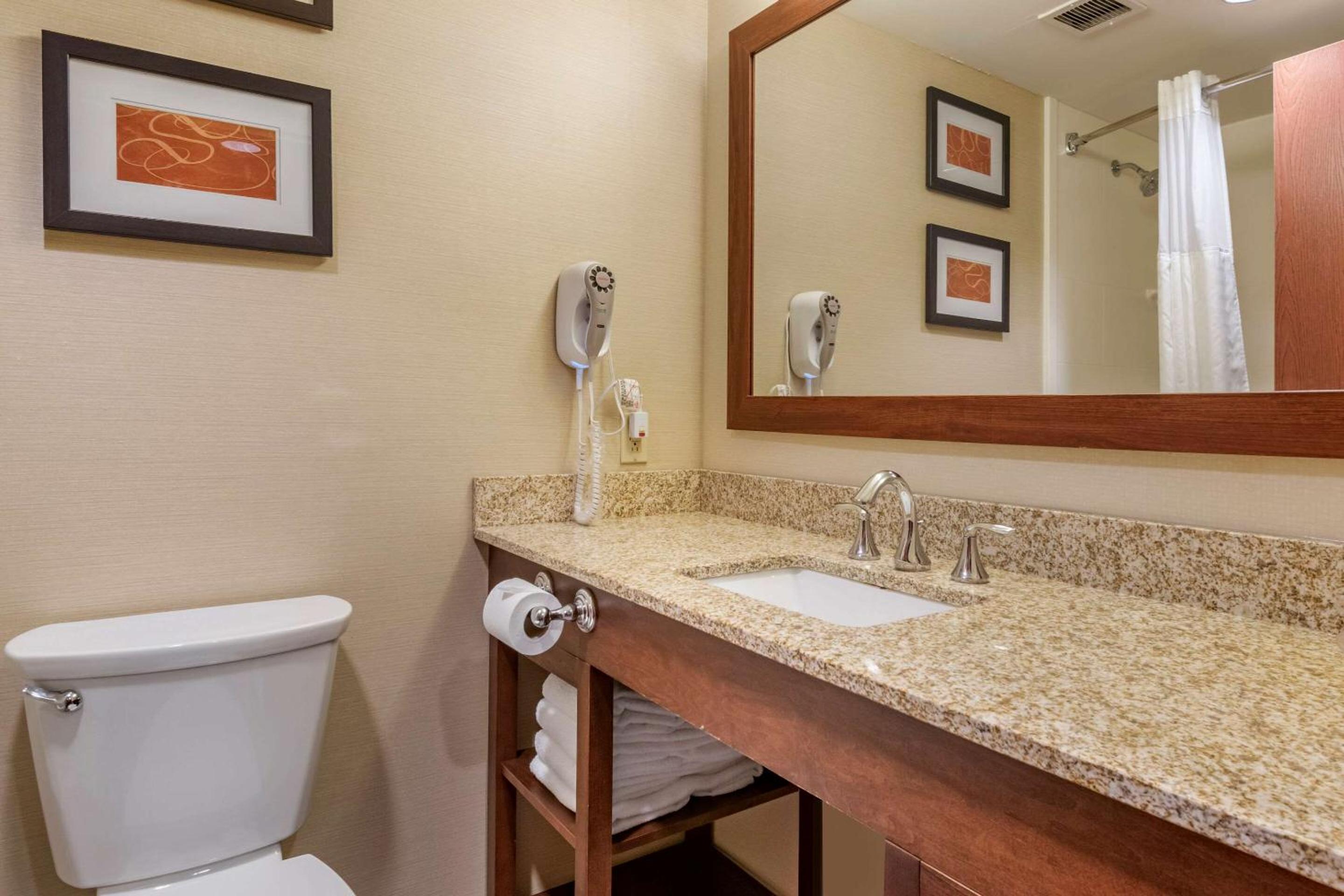 Double Suite with Two Double Beds - Non-Smoking - Photo 5