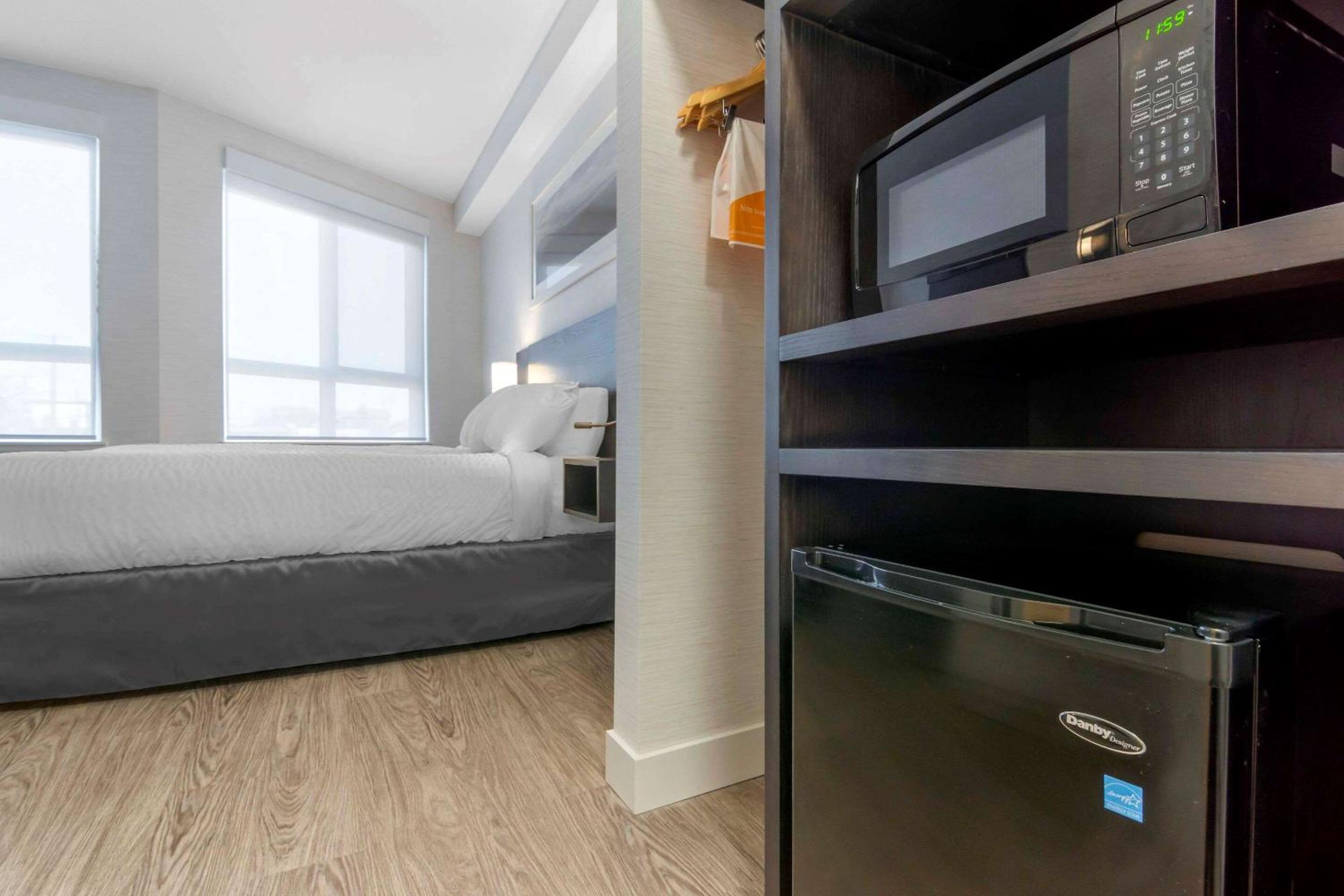 Queen Room - Accessible/Non-Smoking - Photo 3