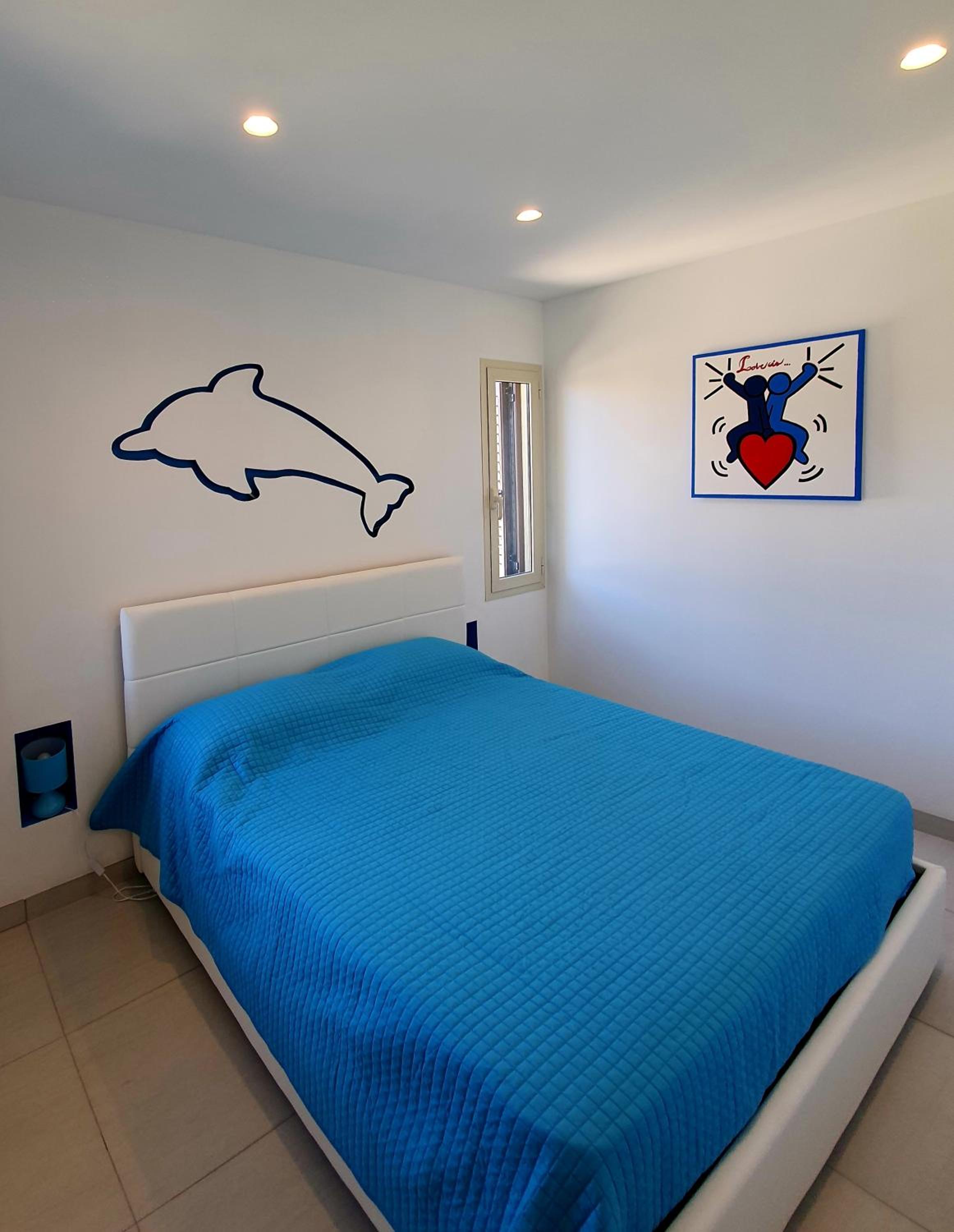 Two-Bedroom Apartment with Balcony and Sea View photo 3