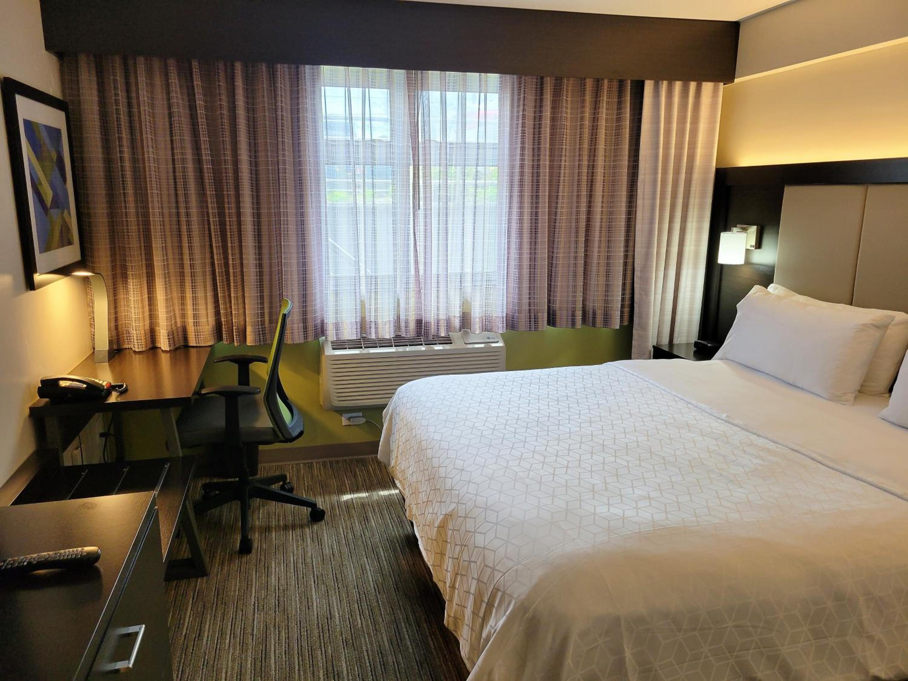 Standard King Room - Photo 1