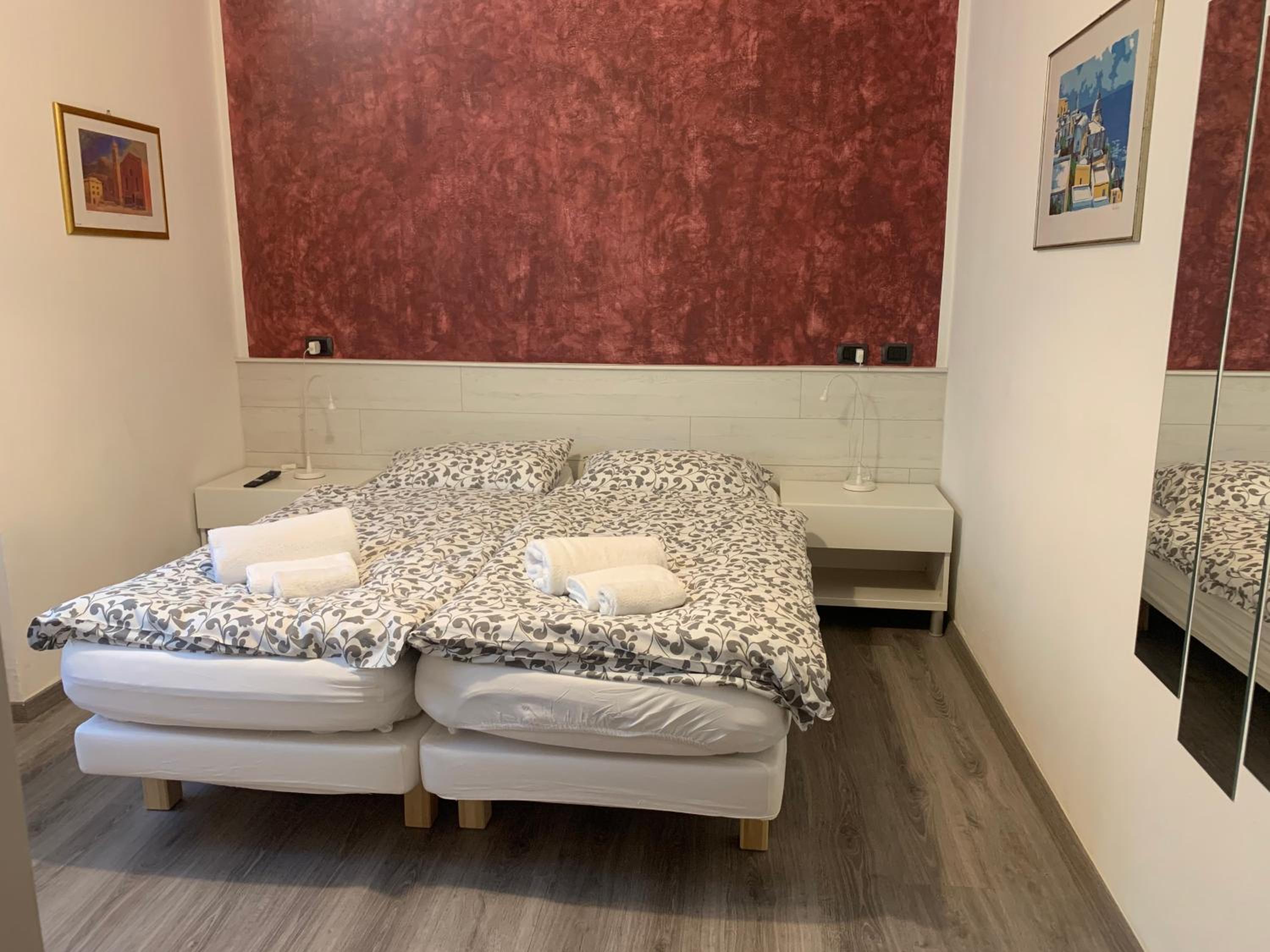Double or Twin Room - Photo 4
