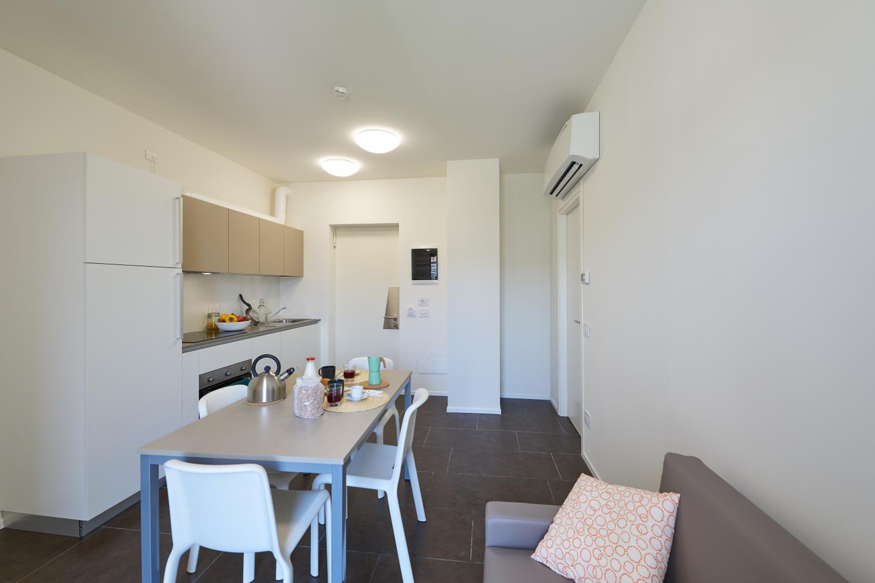One-Bedroom Apartment photo 2