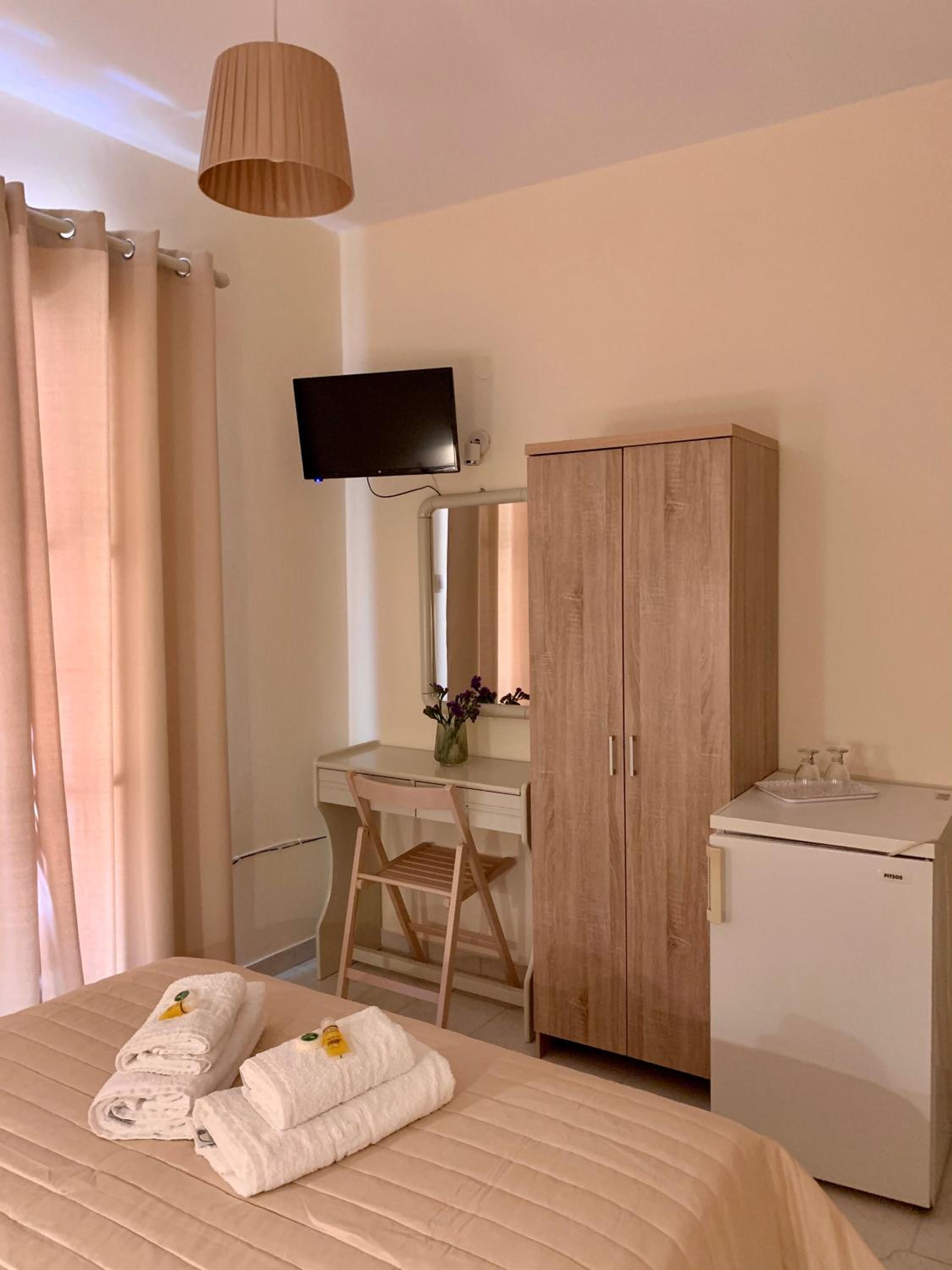 Double Room with Balcony - Photo 4