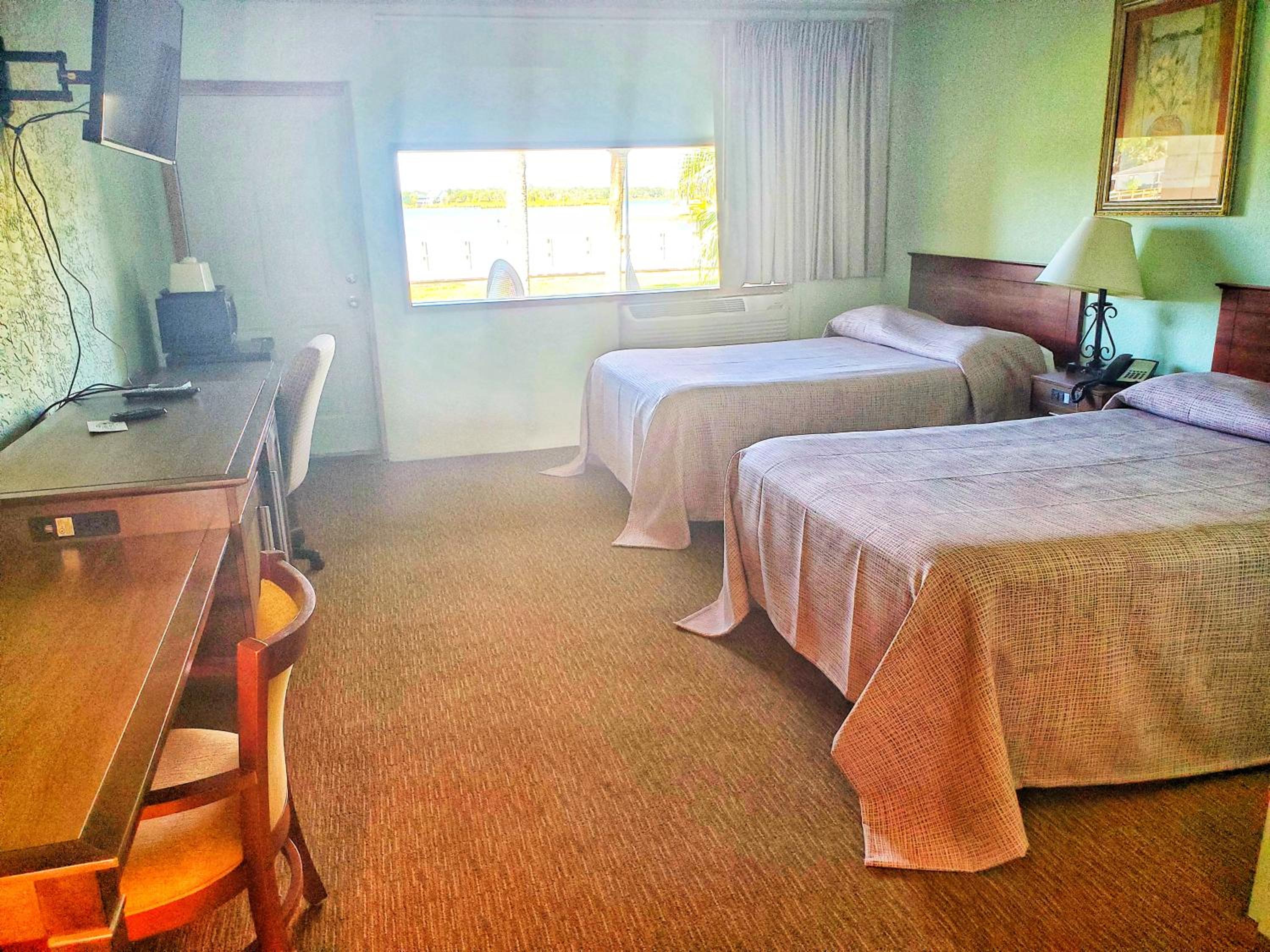 Double Room with Two Double Beds - Photo 5