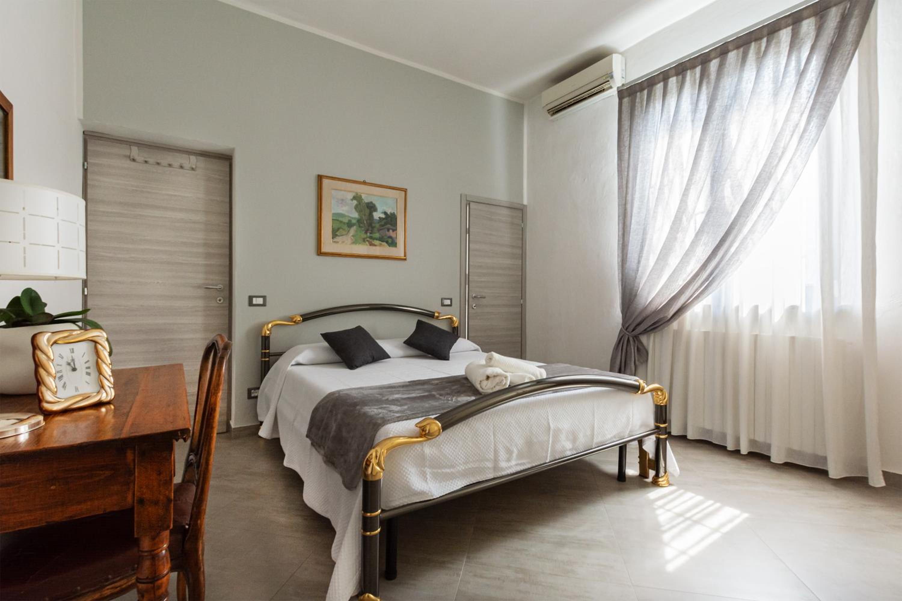 Double Room with Private Bathroom photo 2
