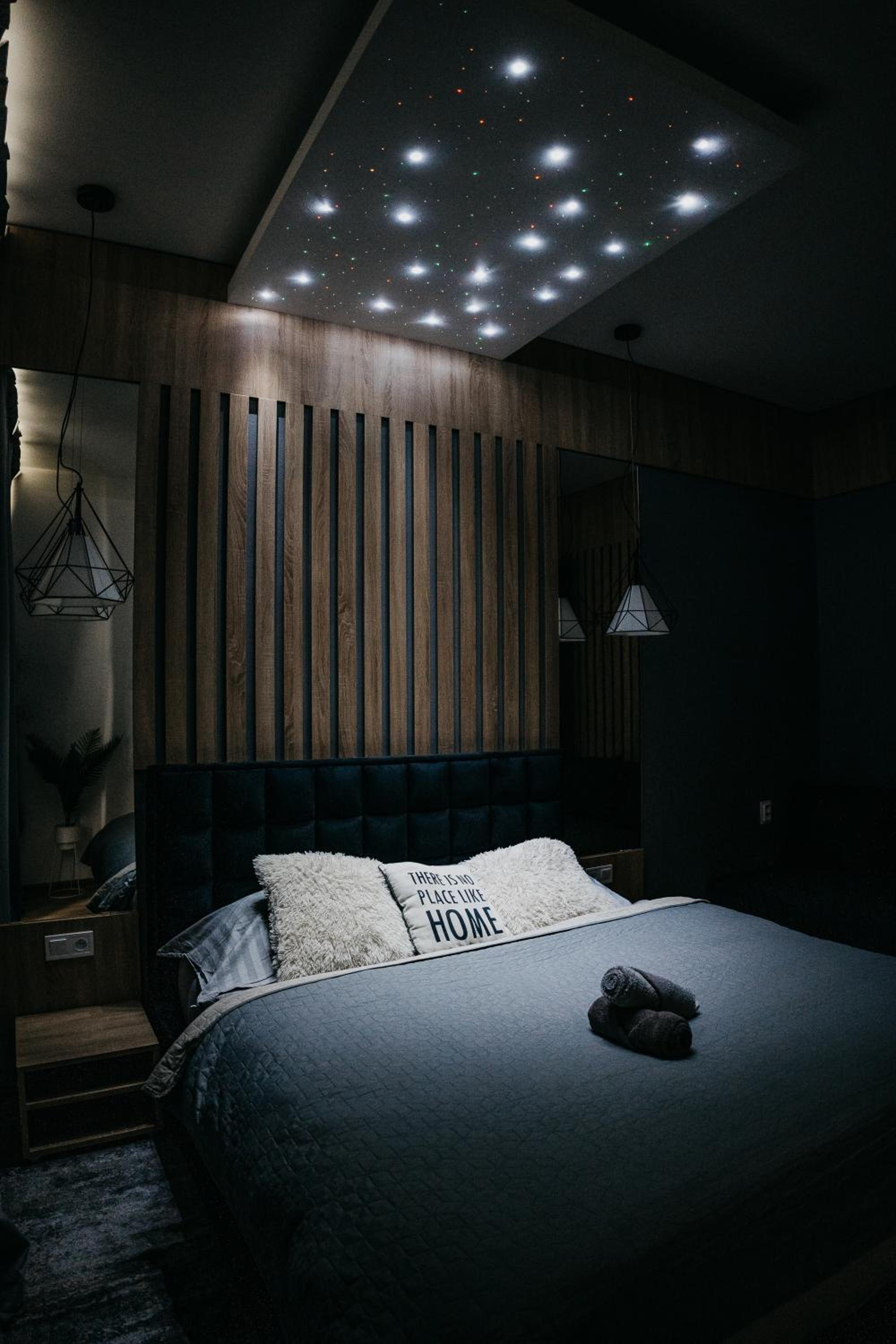One-Bedroom Apartment - Photo 1