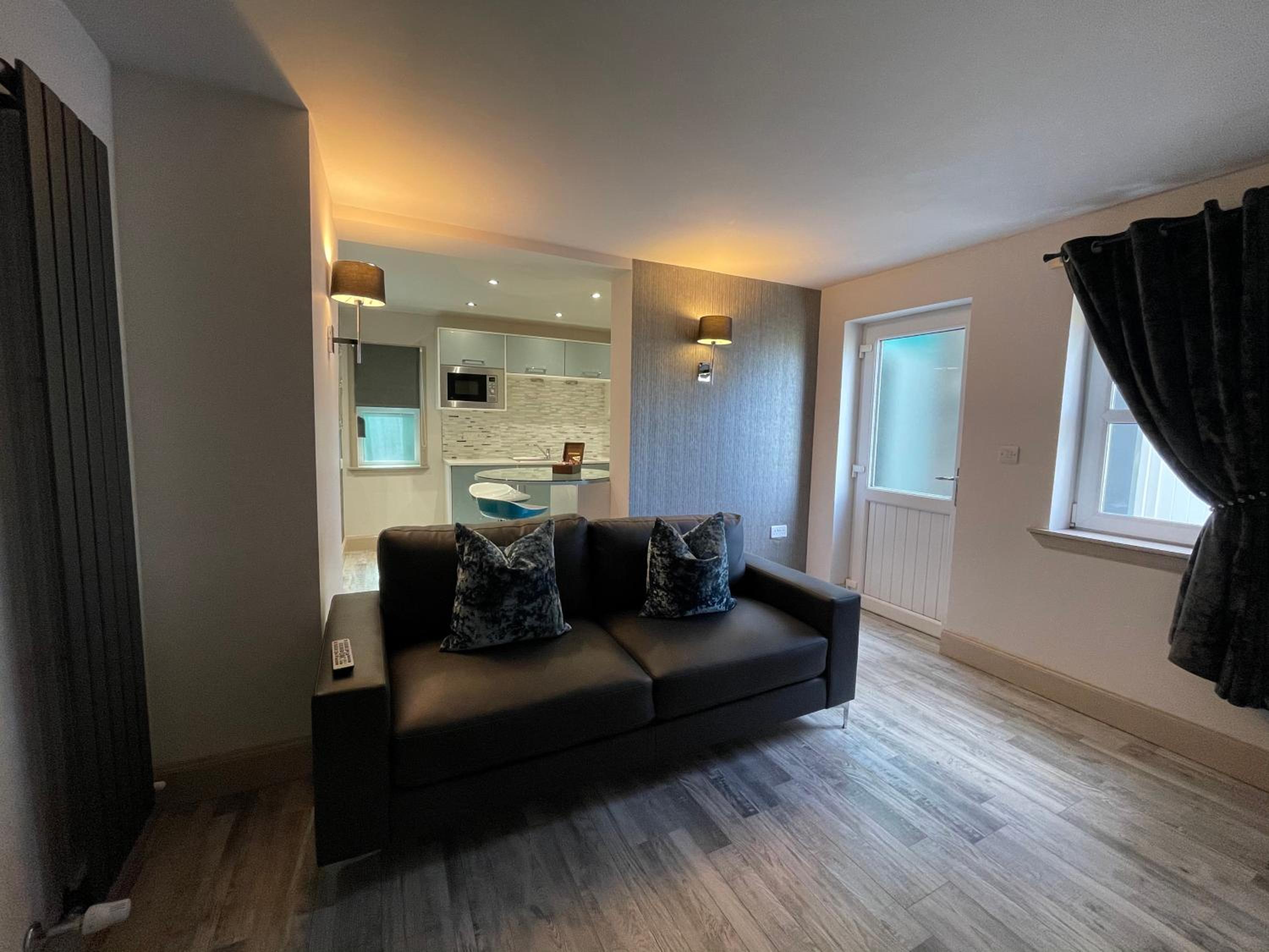 One-Bedroom Apartment - Photo 1