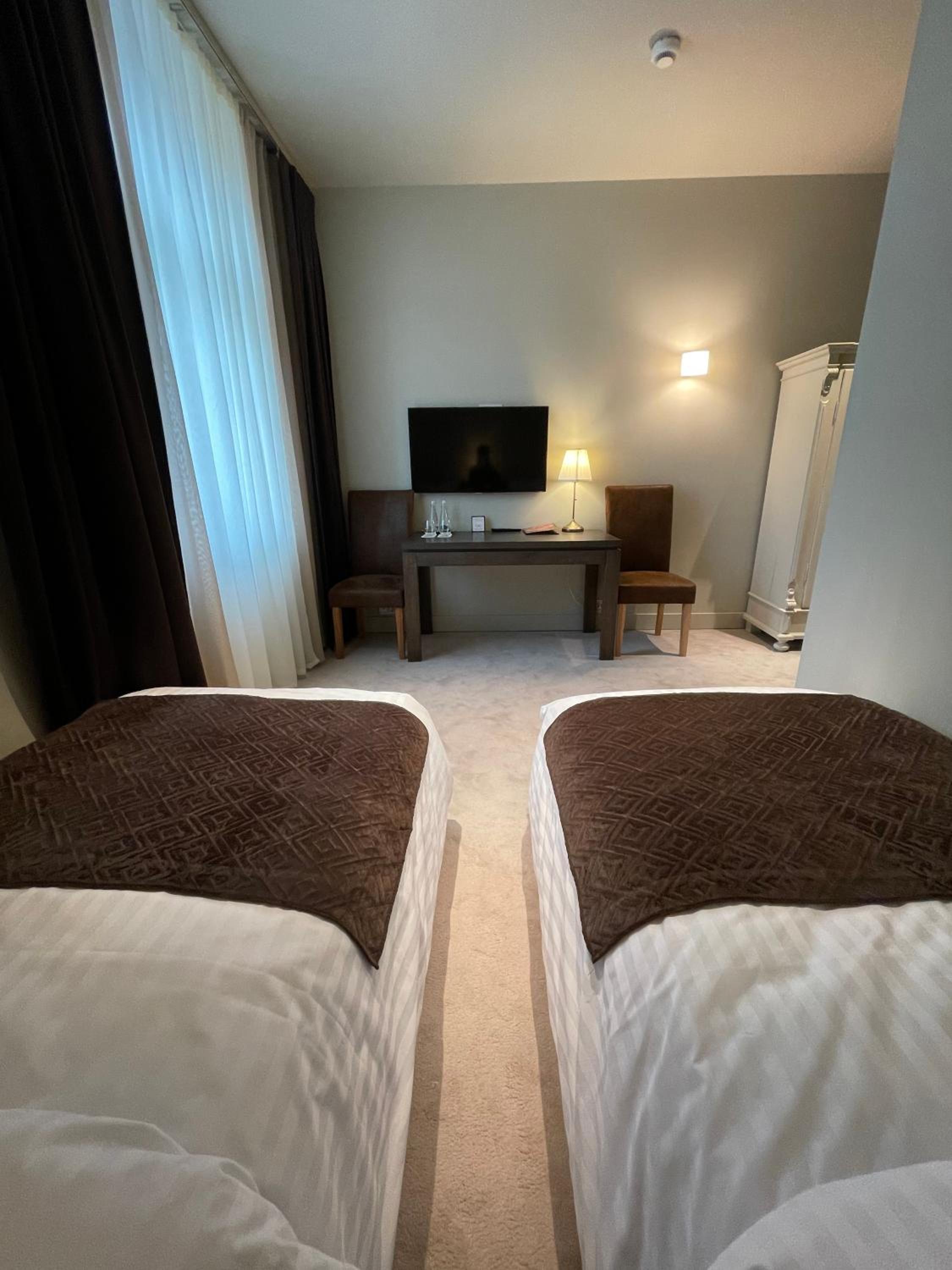 Deluxe Twin Room - Photo 1