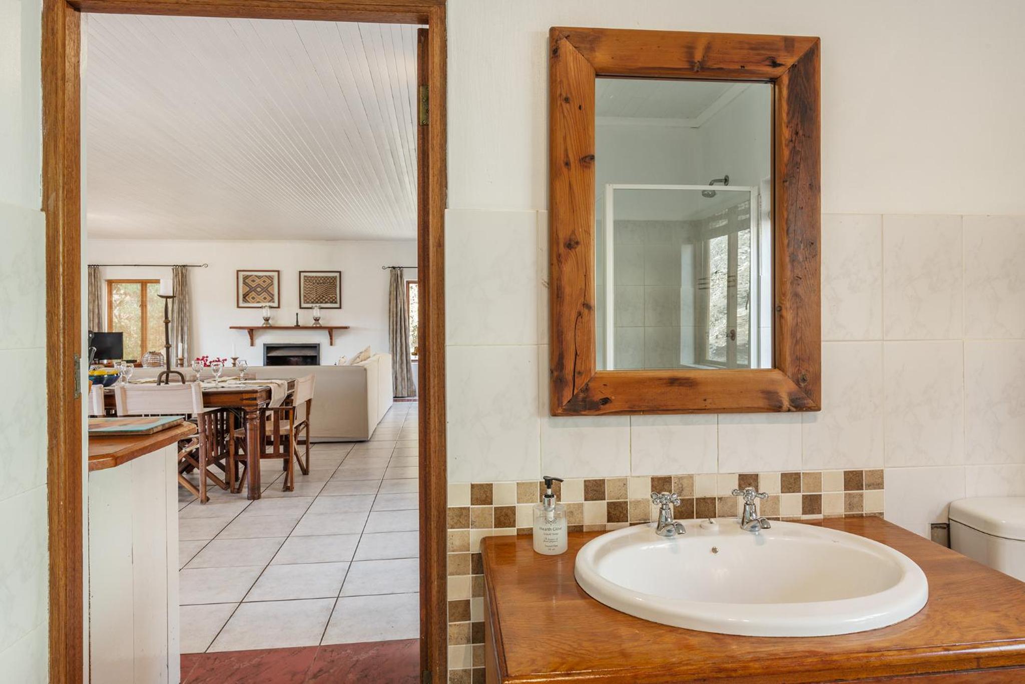 Three-Bedroom Cottage photo 3