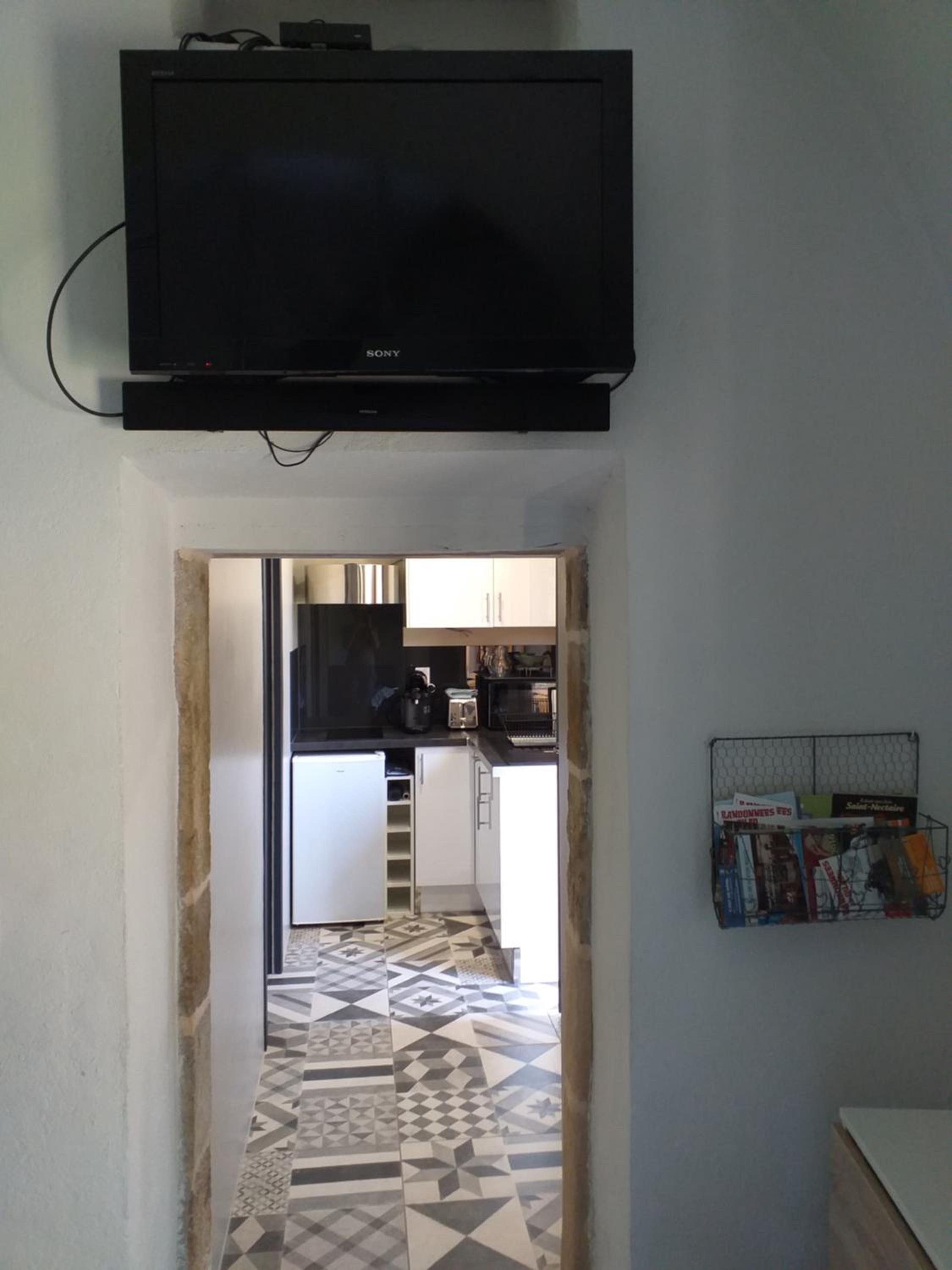 One-Bedroom House - Photo 10