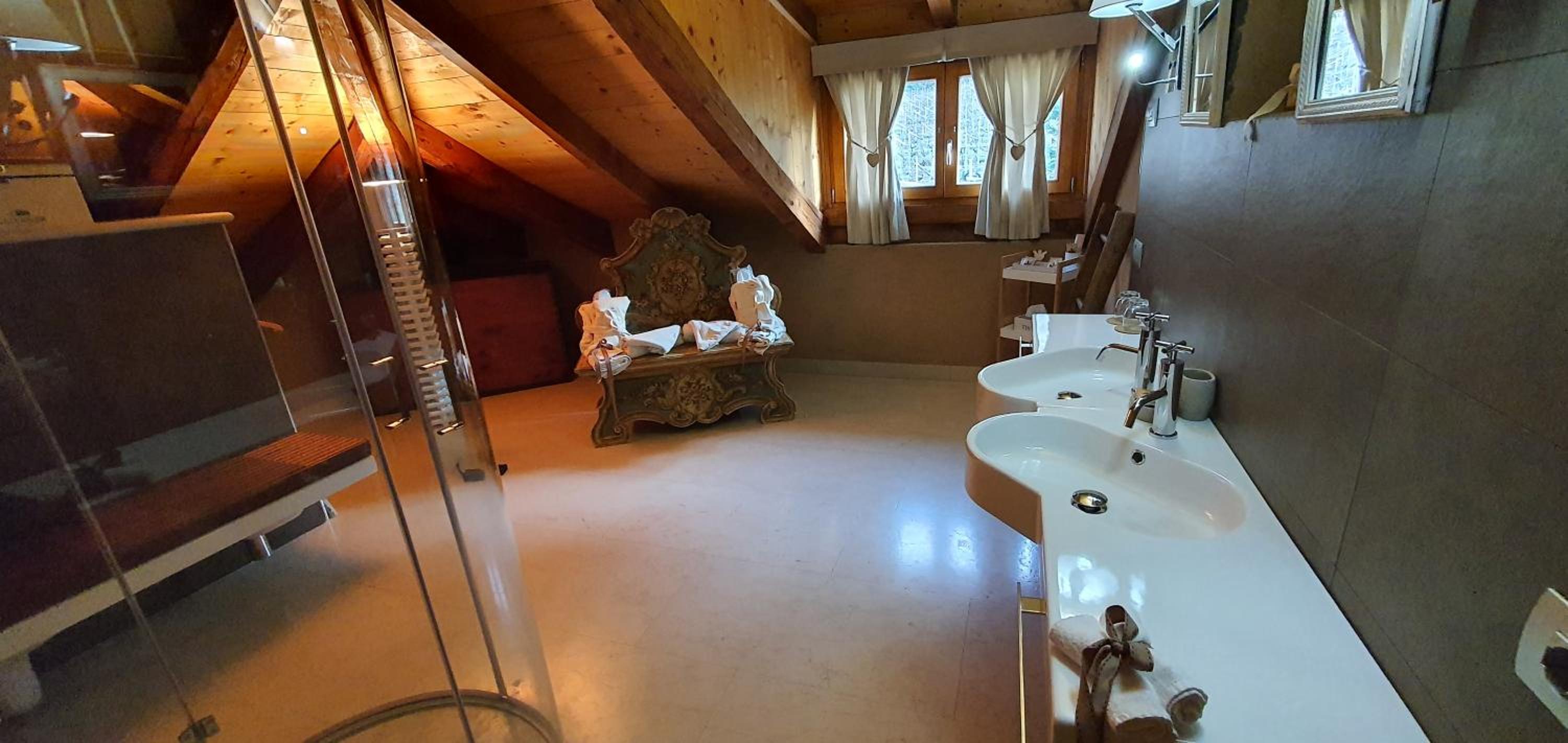 Superior Triple Room - Photo 11