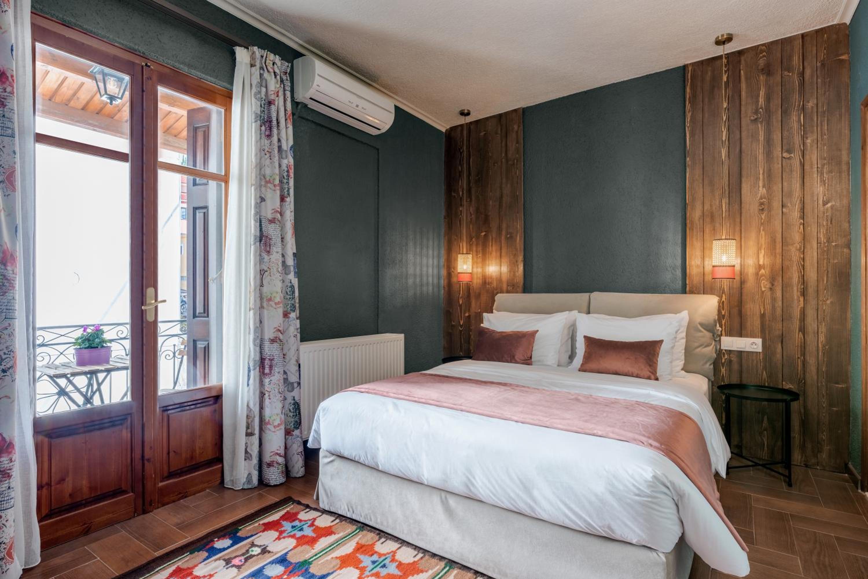 Double Room with Balcony - Photo 1