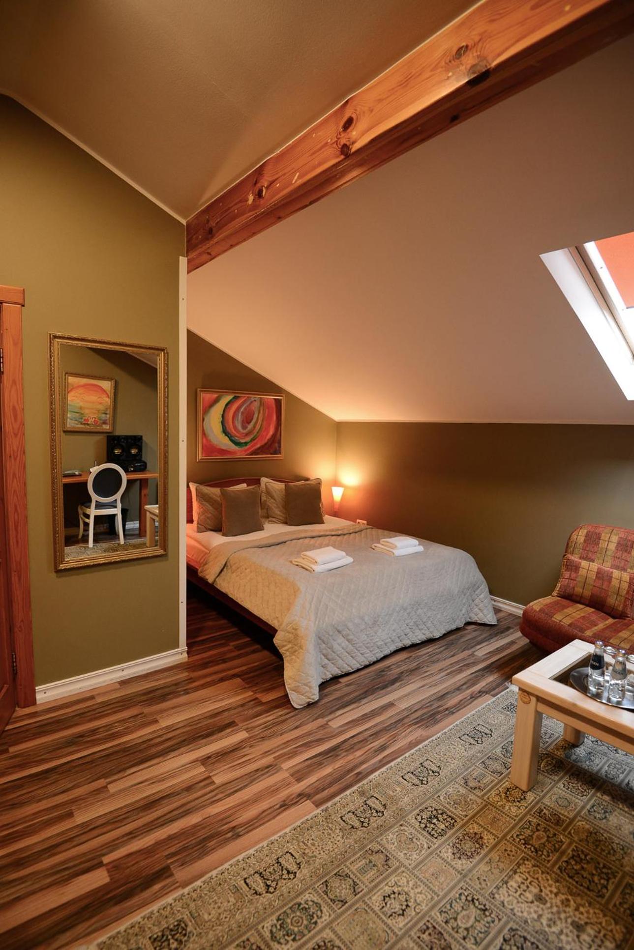 Standard Double Room - Photo 5