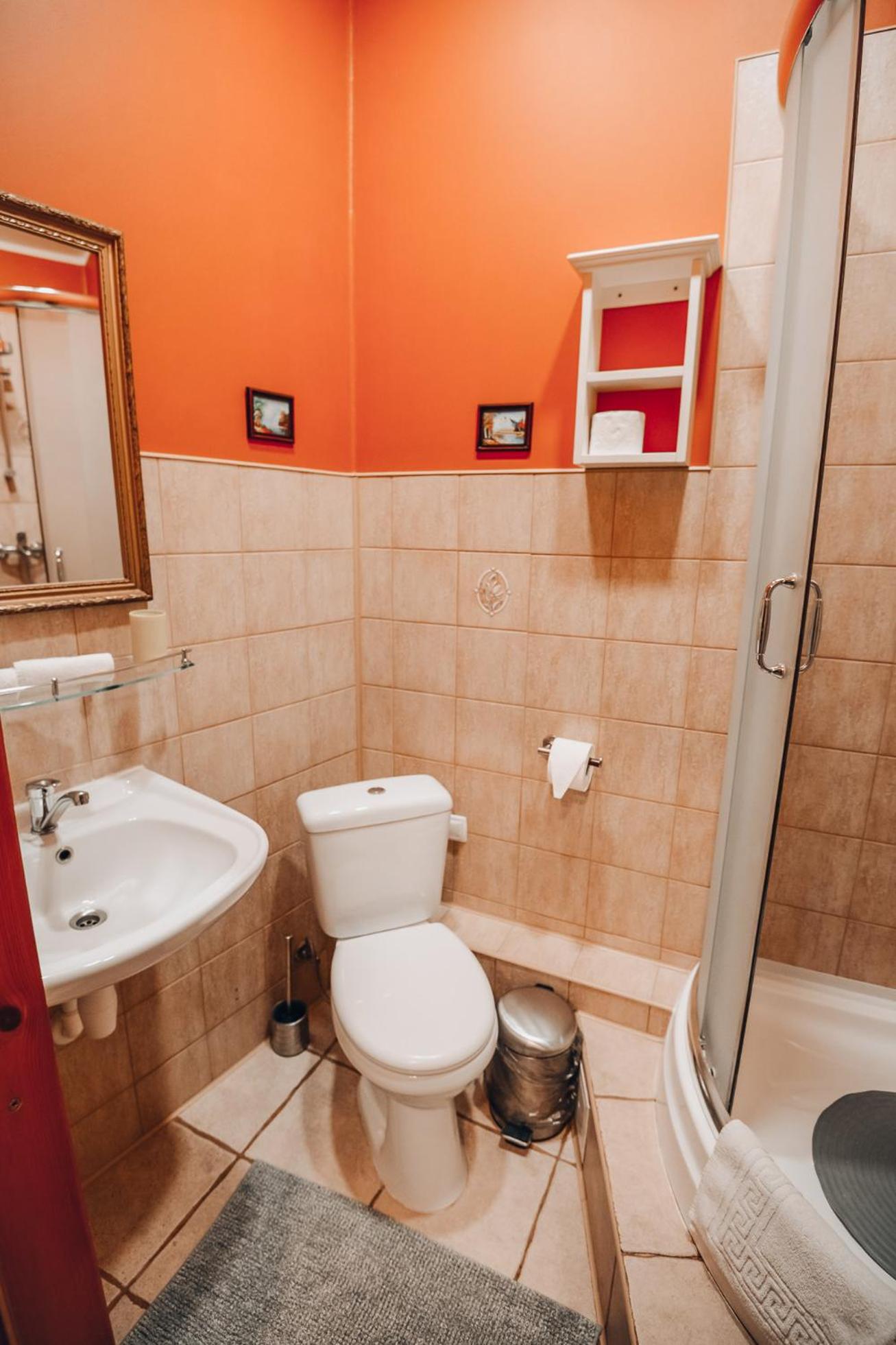 Standard Double Room - Photo 9