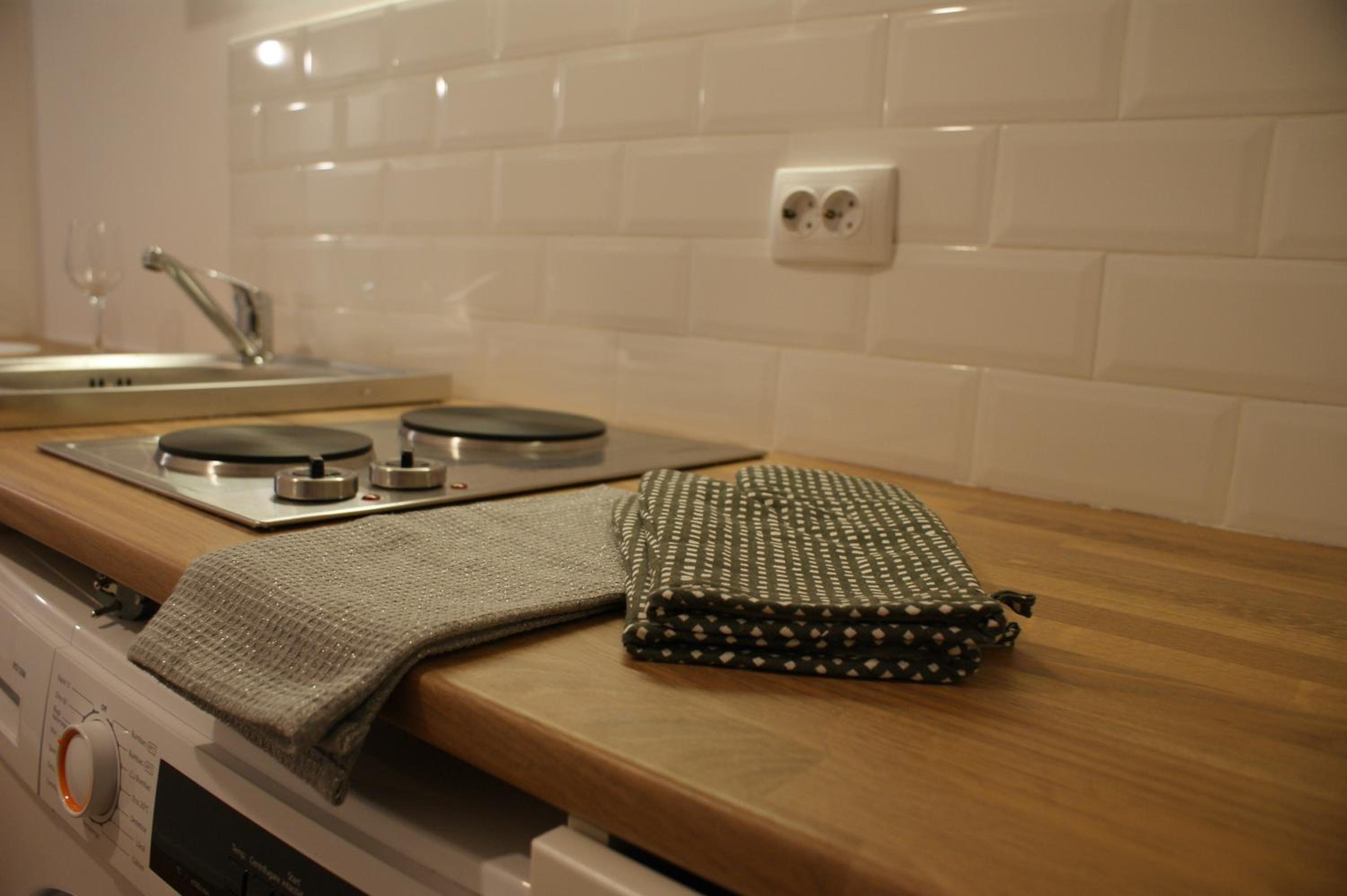 One-Bedroom Apartment - Photo 6
