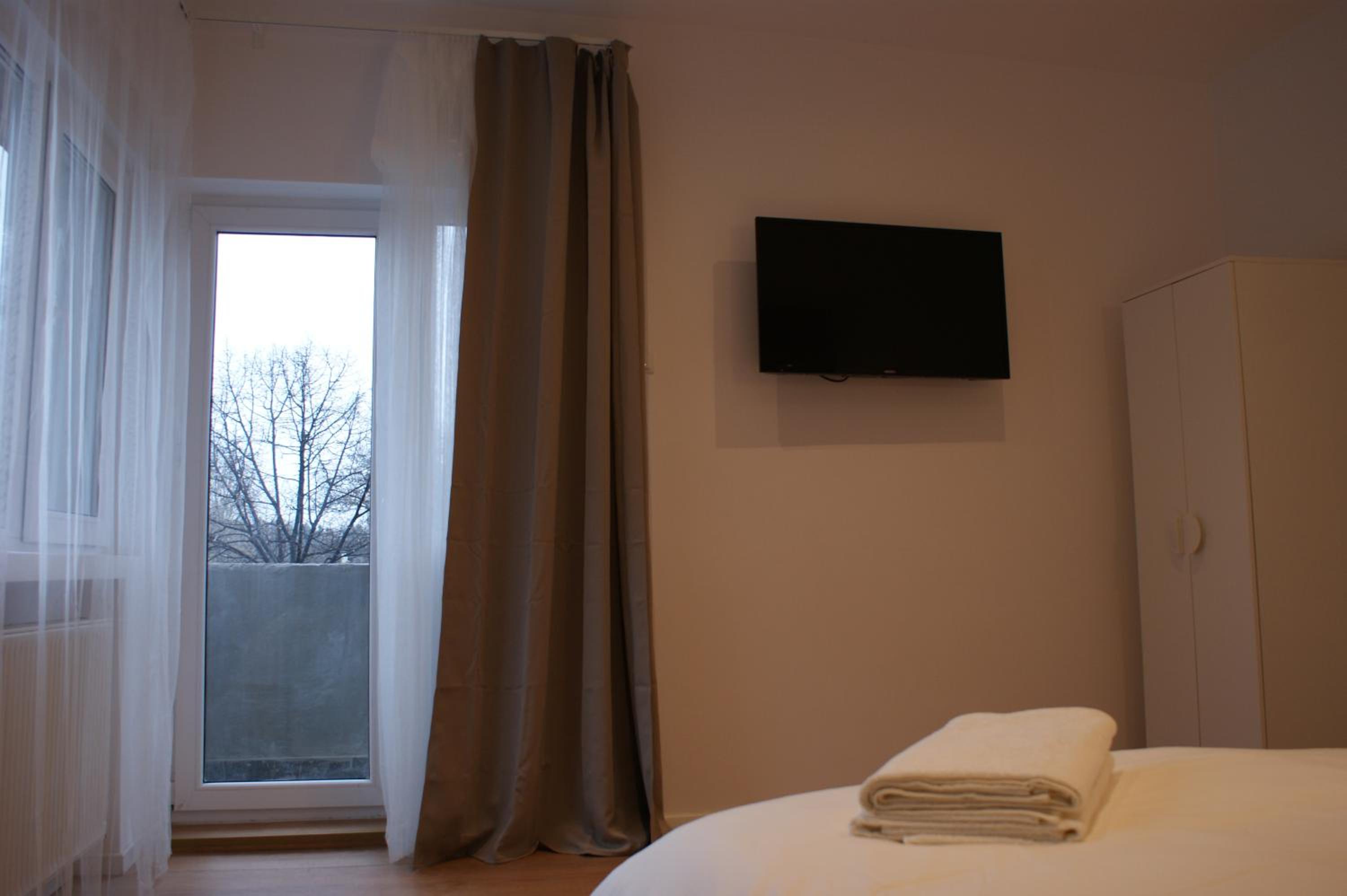 One-Bedroom Apartment - Photo 7