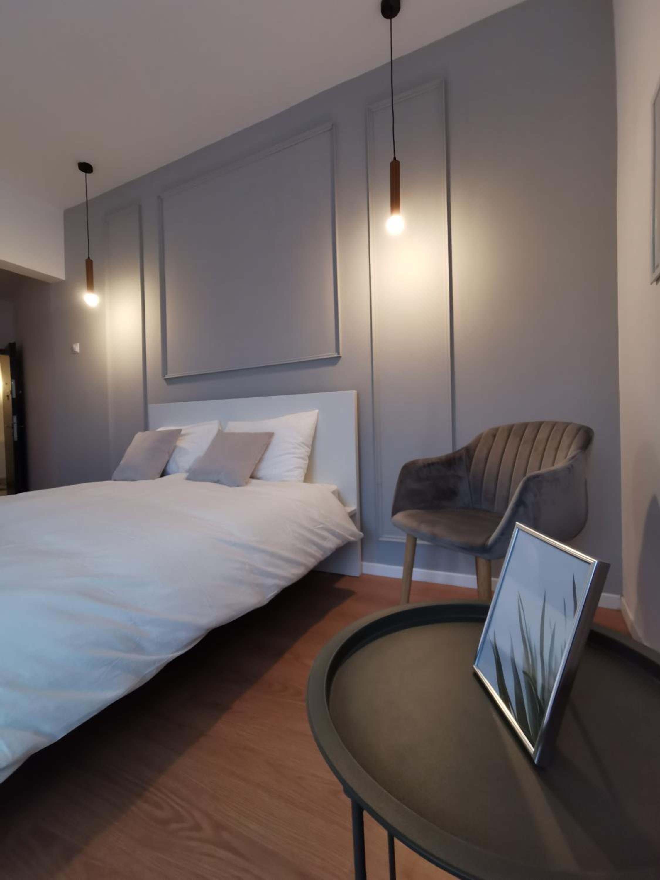 One-Bedroom Apartment - Photo 8