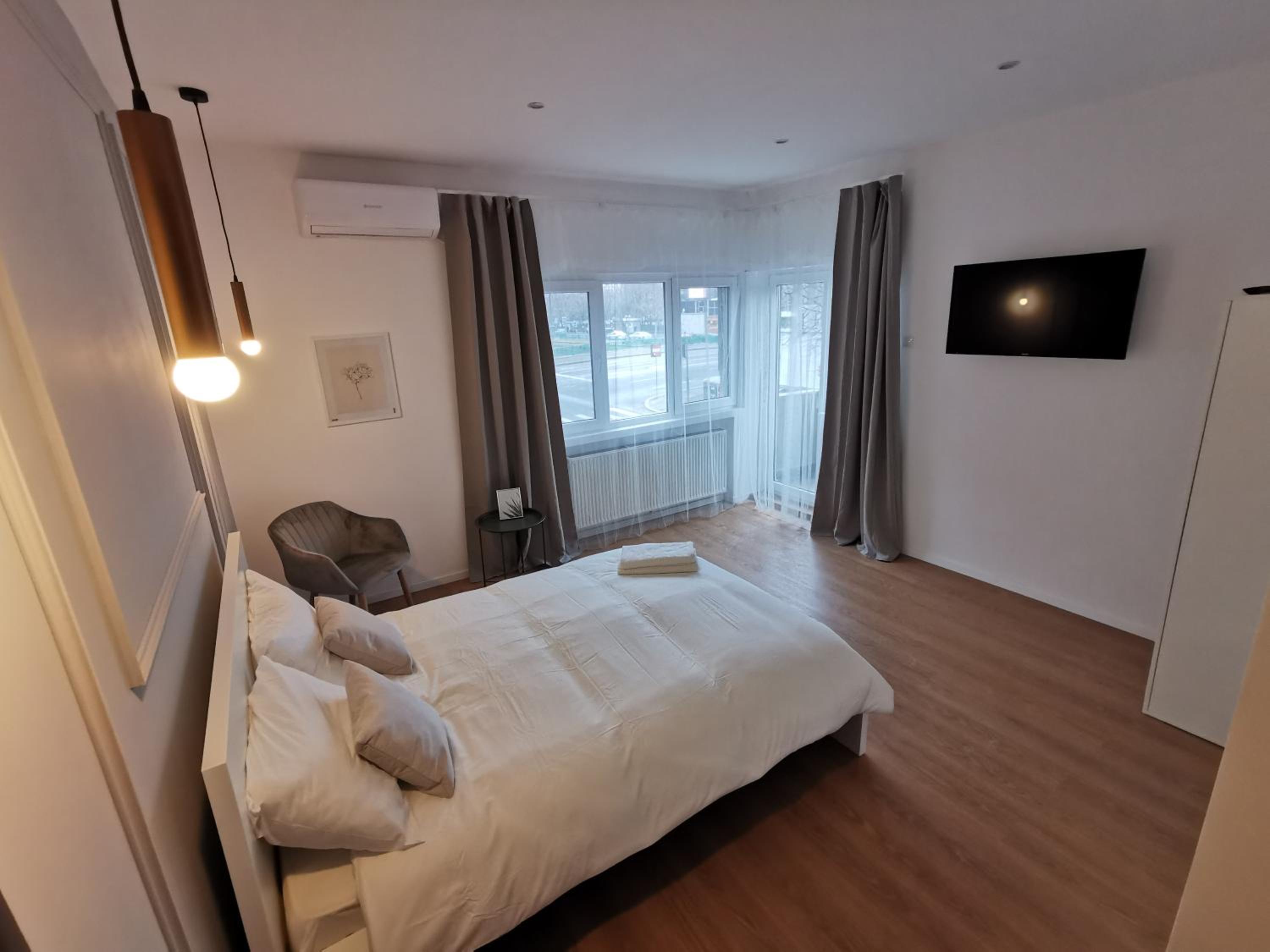One-Bedroom Apartment - Photo 29