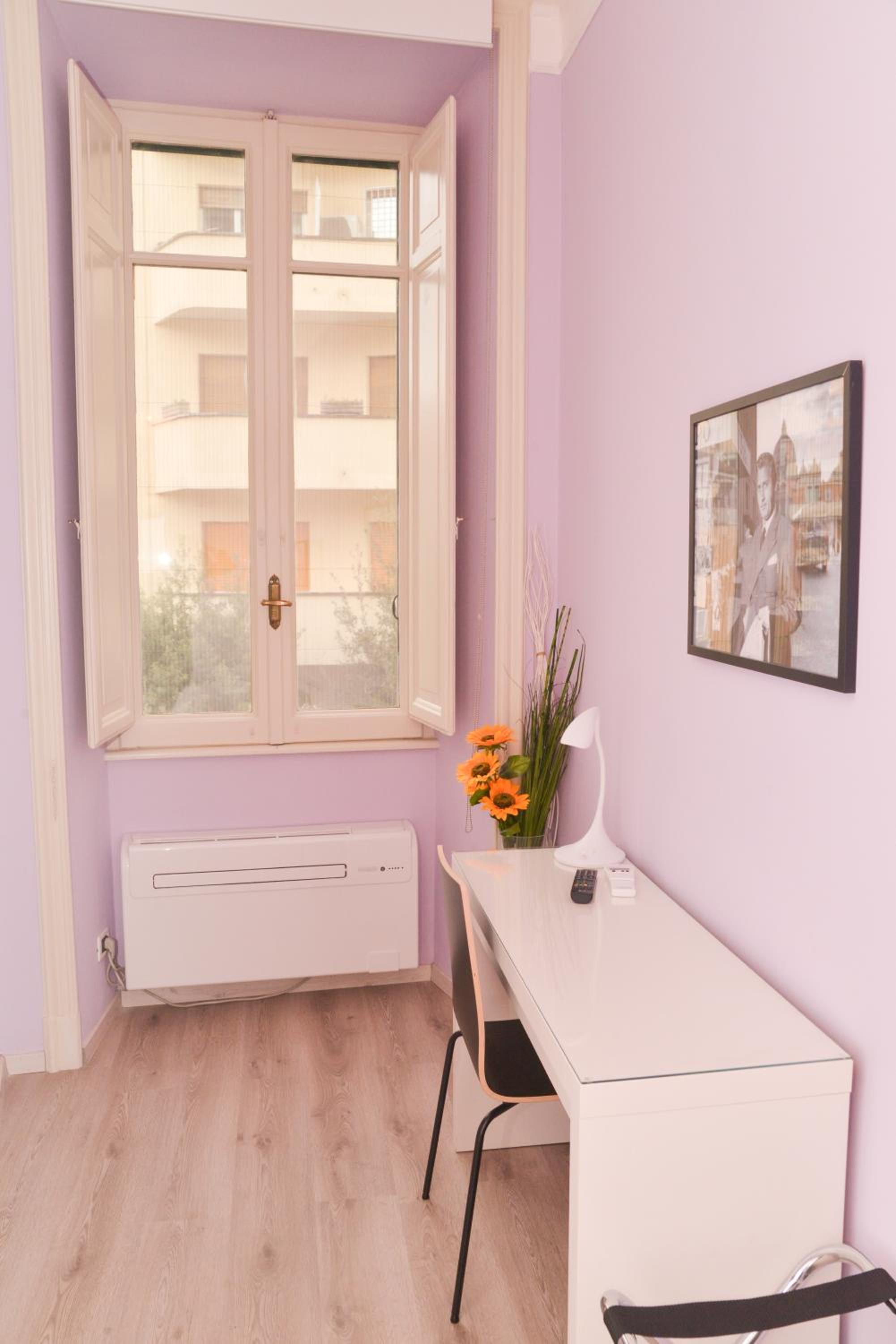 Twin Room with Private Bathroom photo 2