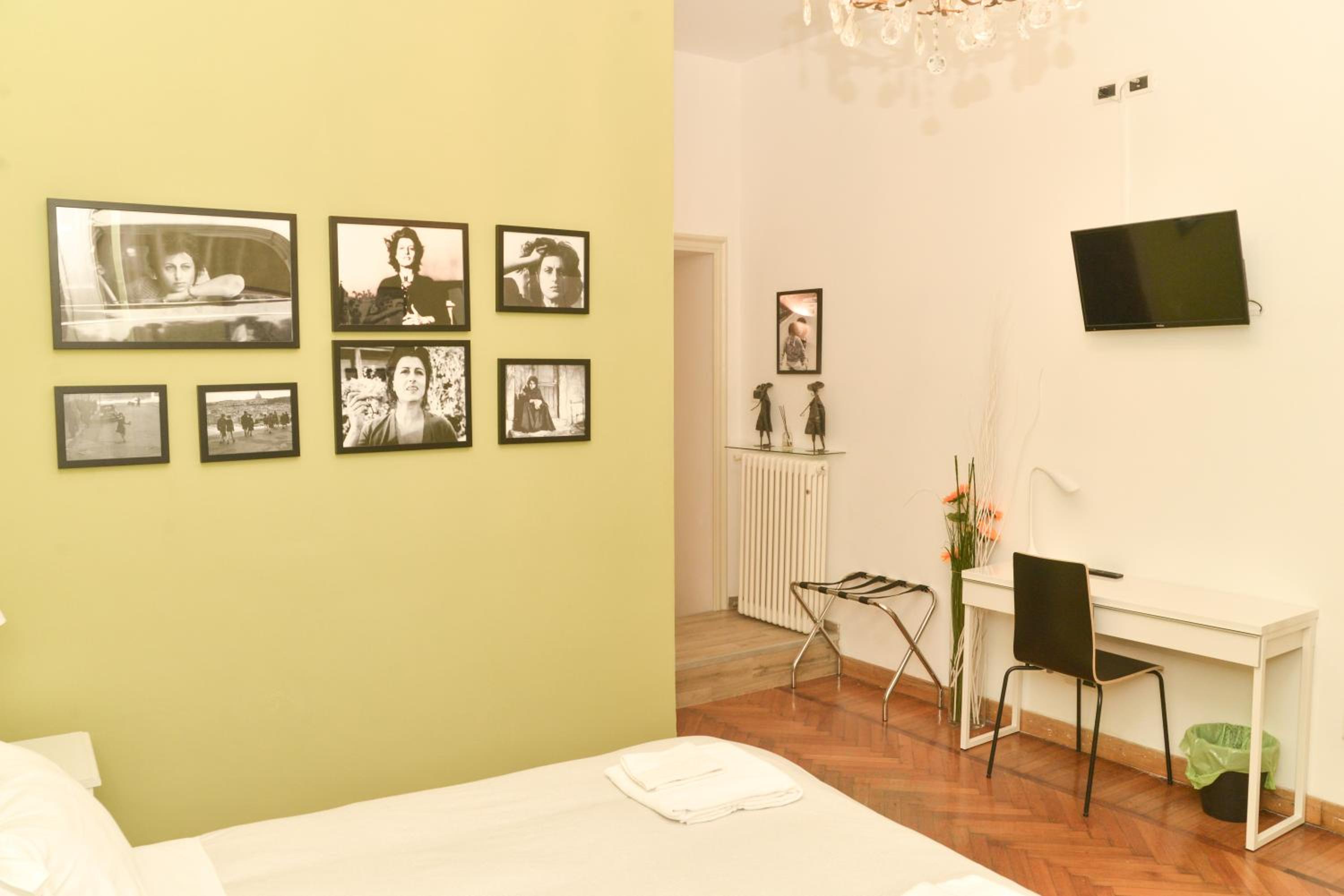 Double Room with Private Bathroom photo 3