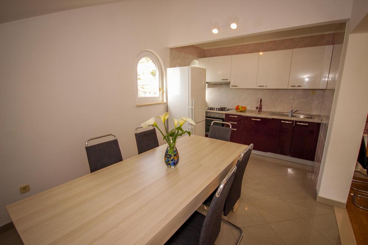 Three-Bedroom Deluxe Apartment photo 3