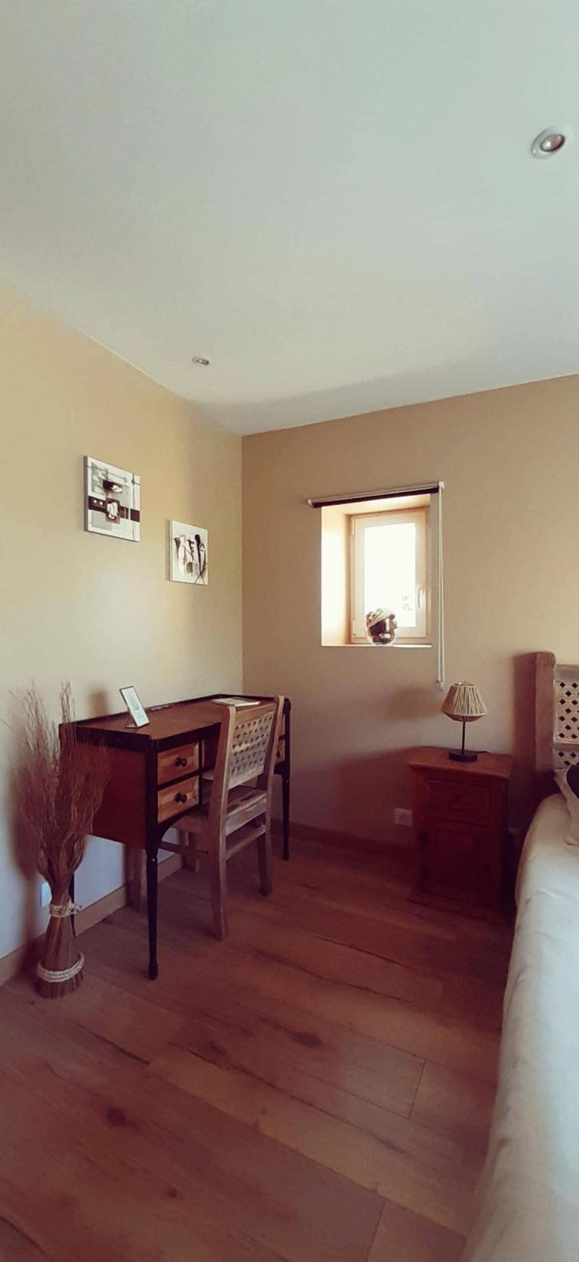 Queen Room with Garden View - Photo 2