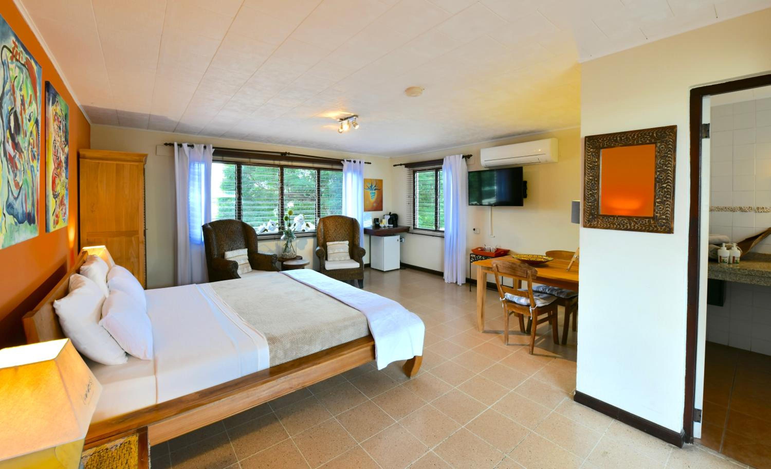 Superior King Room photo 2