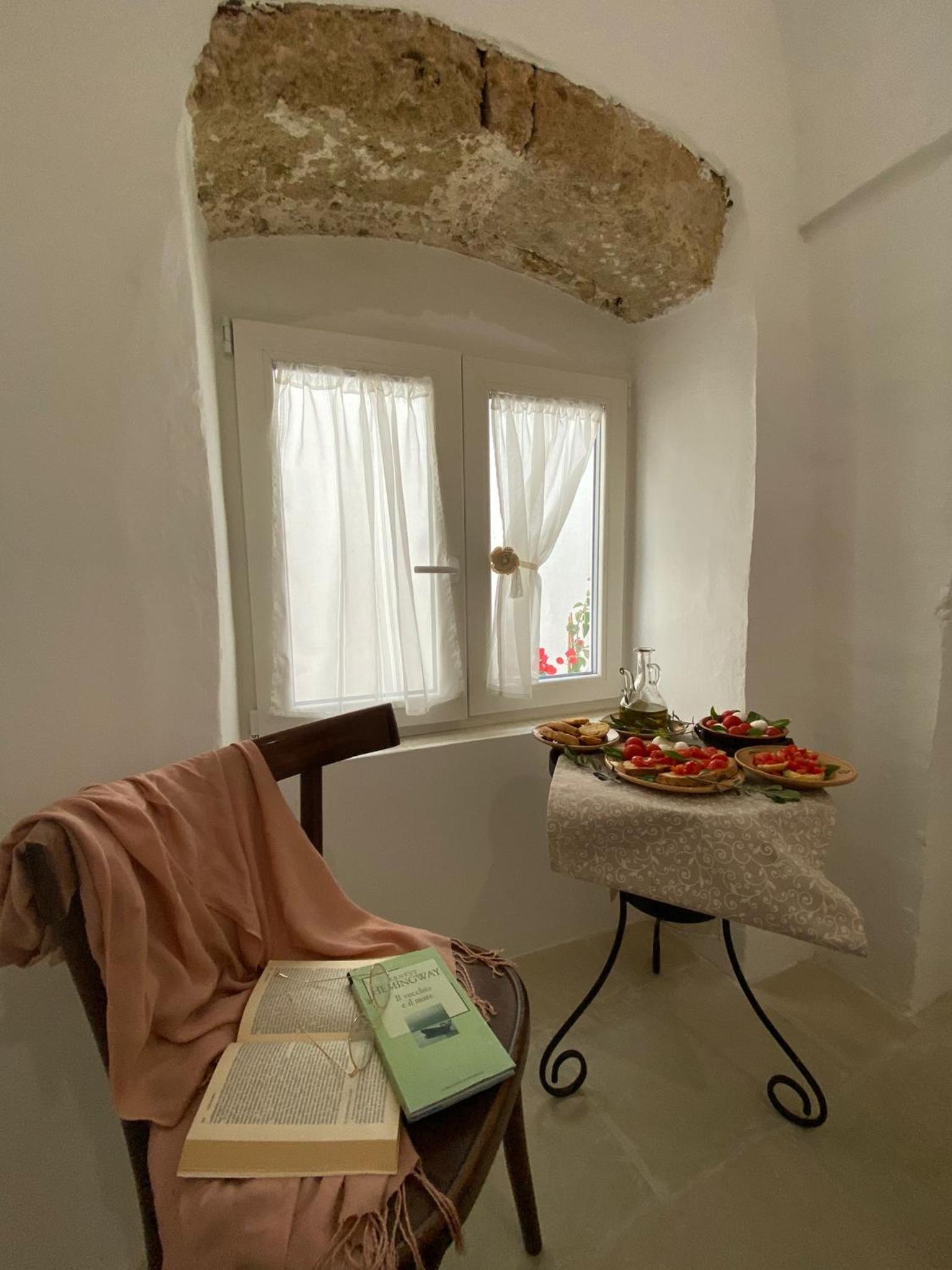Family Suite with Balcony - Photo 16